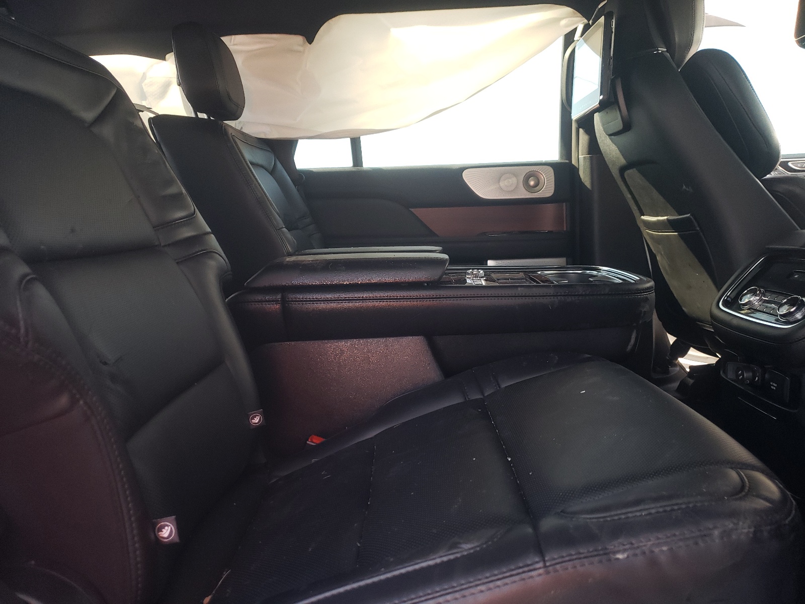 Photo 6 from auction – 2020 LINCOLN NAVIGATOR with VIN 5LMJJ2LT2LEL17958