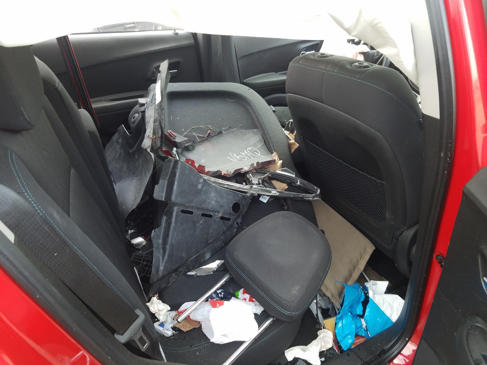 Photo 6 from auction – 2014 CHEVROLET TRAX 1LT with VIN 3GNCJLEB3EL143399