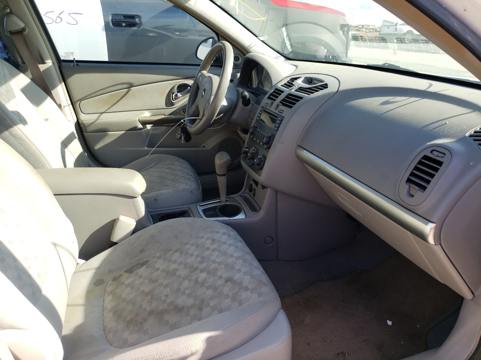 Photo 5 from auction – 2005 CHEVROLET MALIBU LS with VIN 1G1ZT54895F208970