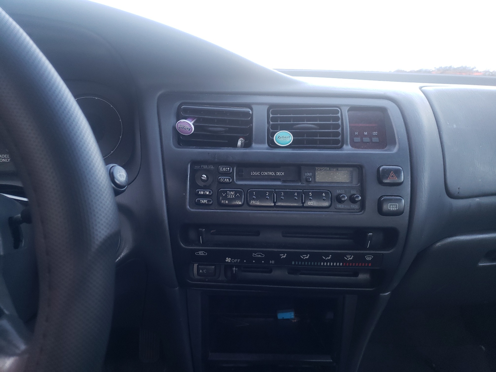 Photo 9 from auction – 1994 TOYOTA COROLLA LE with VIN JT2AE09B4R0065370