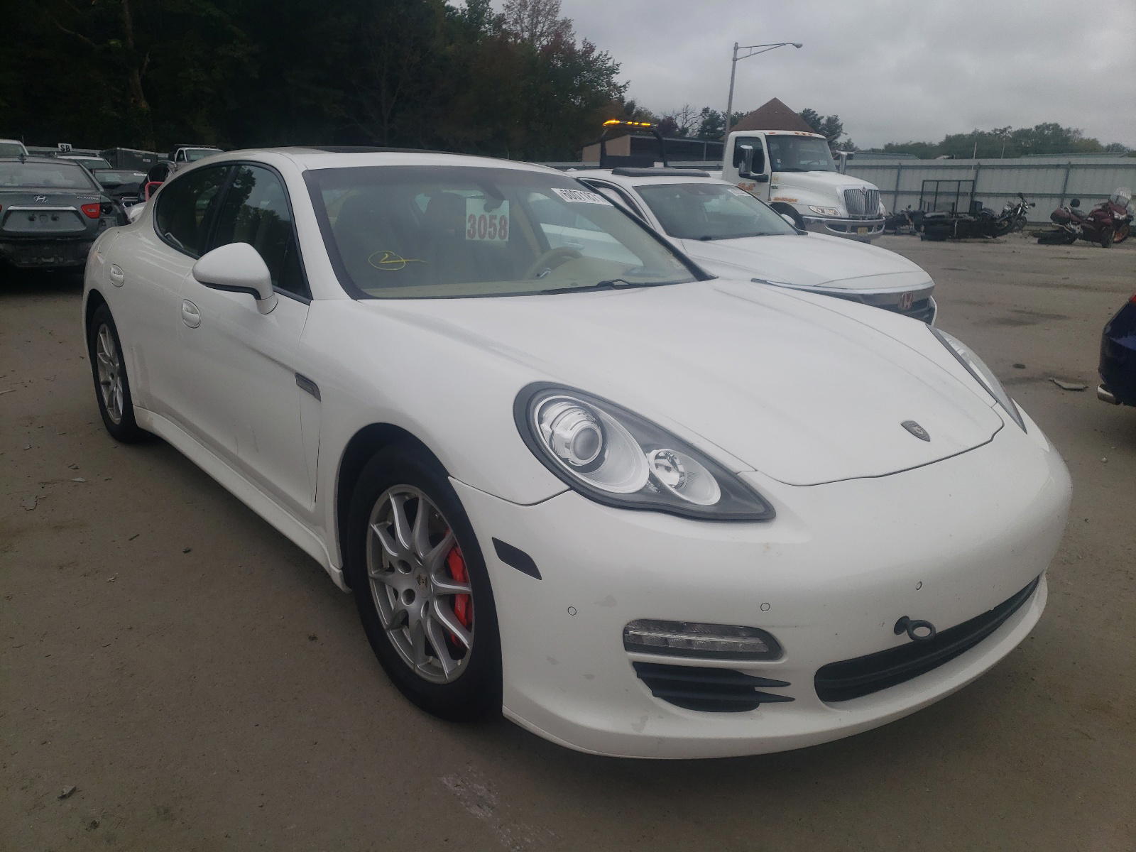 PORSCHE PANAMERA 2 2011 with VIN WP0AA2A70BL012482 - Photo from auction