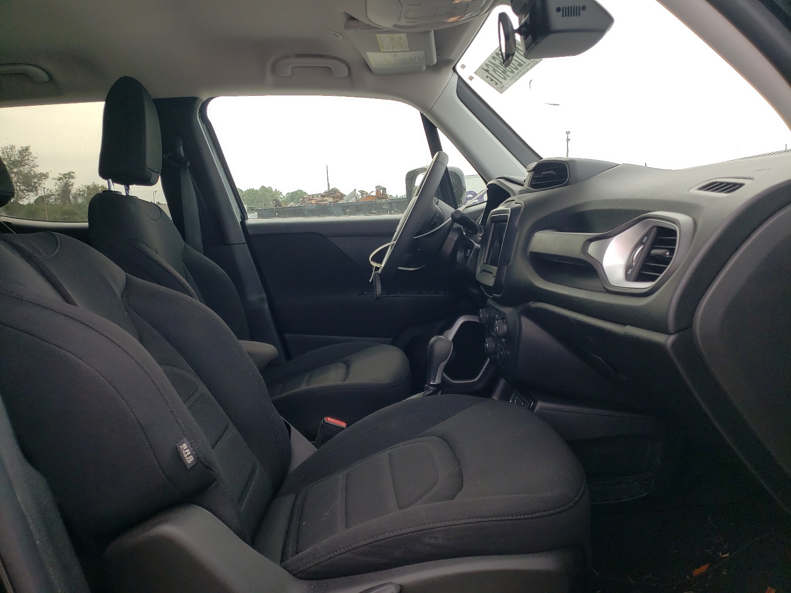 Photo 5 from auction – 2018 JEEP RENEGADE L with VIN ZACCJABB9JPJ32536