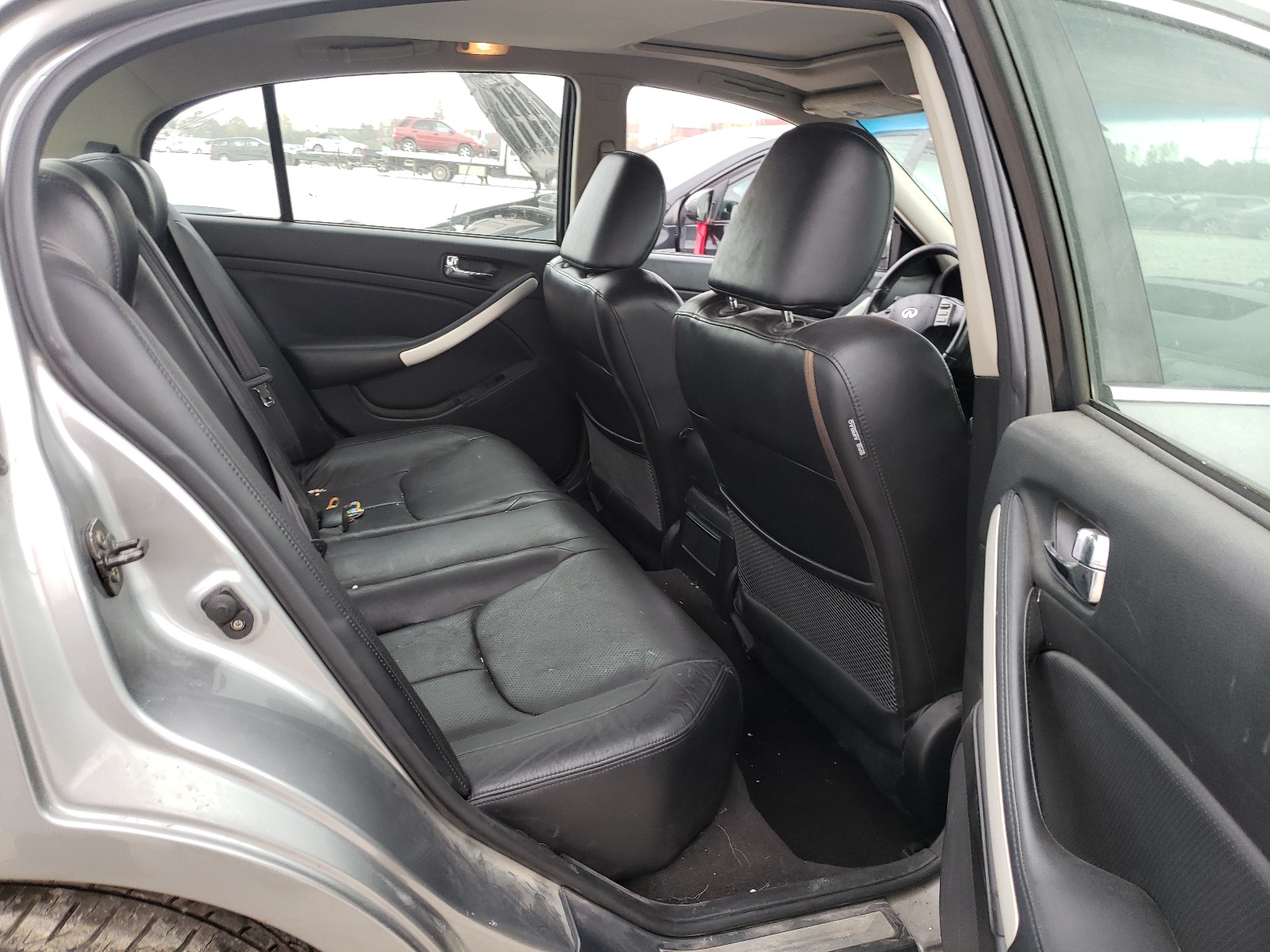 Photo 6 from auction – 2006 INFINITI G35 with VIN JNKCV51F06M603576