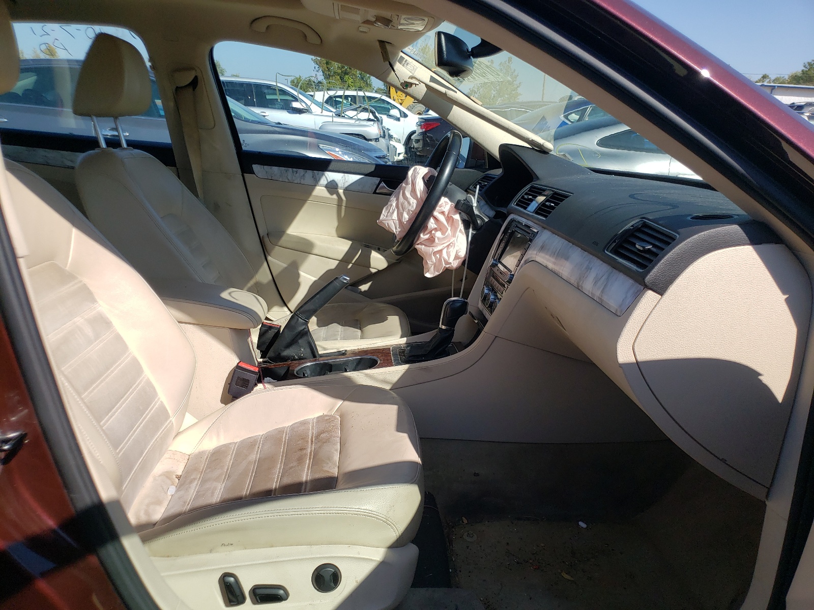 Photo 5 from auction – 2013 VOLKSWAGEN PASSAT SEL with VIN 1VWCN7A3XDC067271