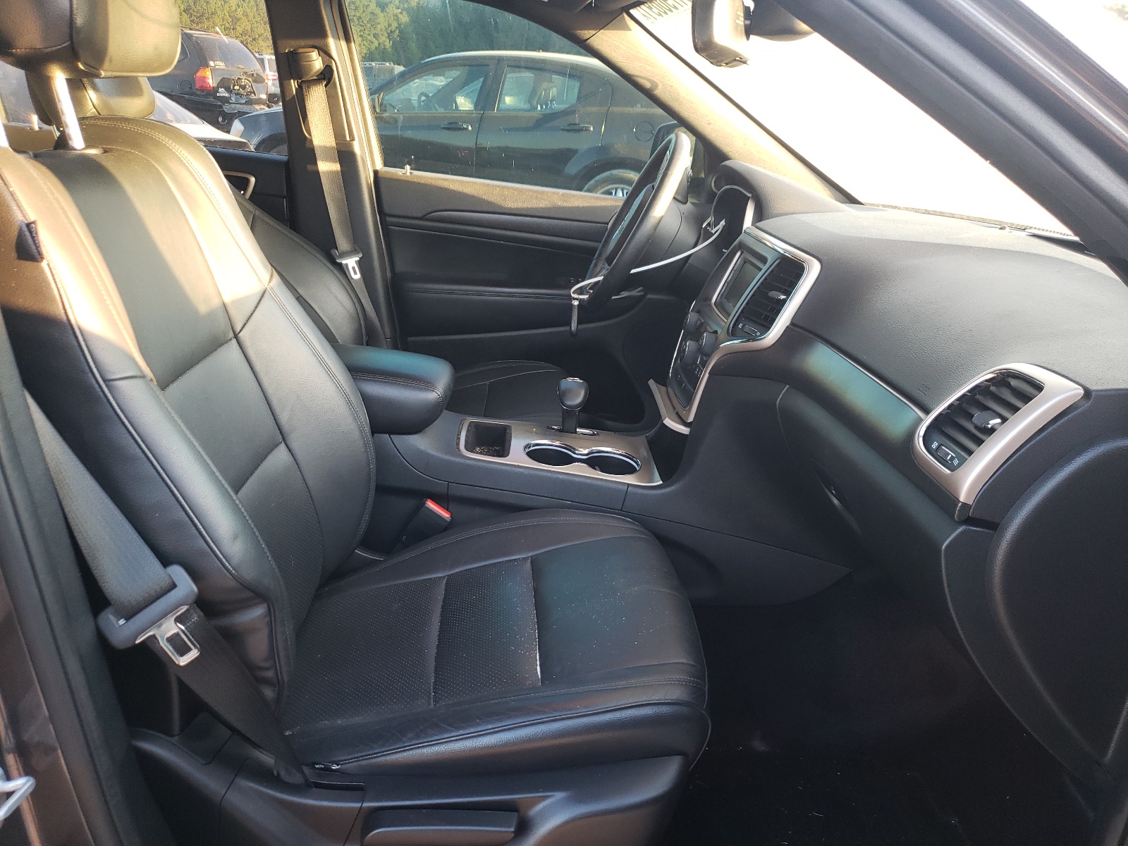 Photo 5 from auction – 2015 JEEP GRAND CHER with VIN 1C4RJEAG7FC721730