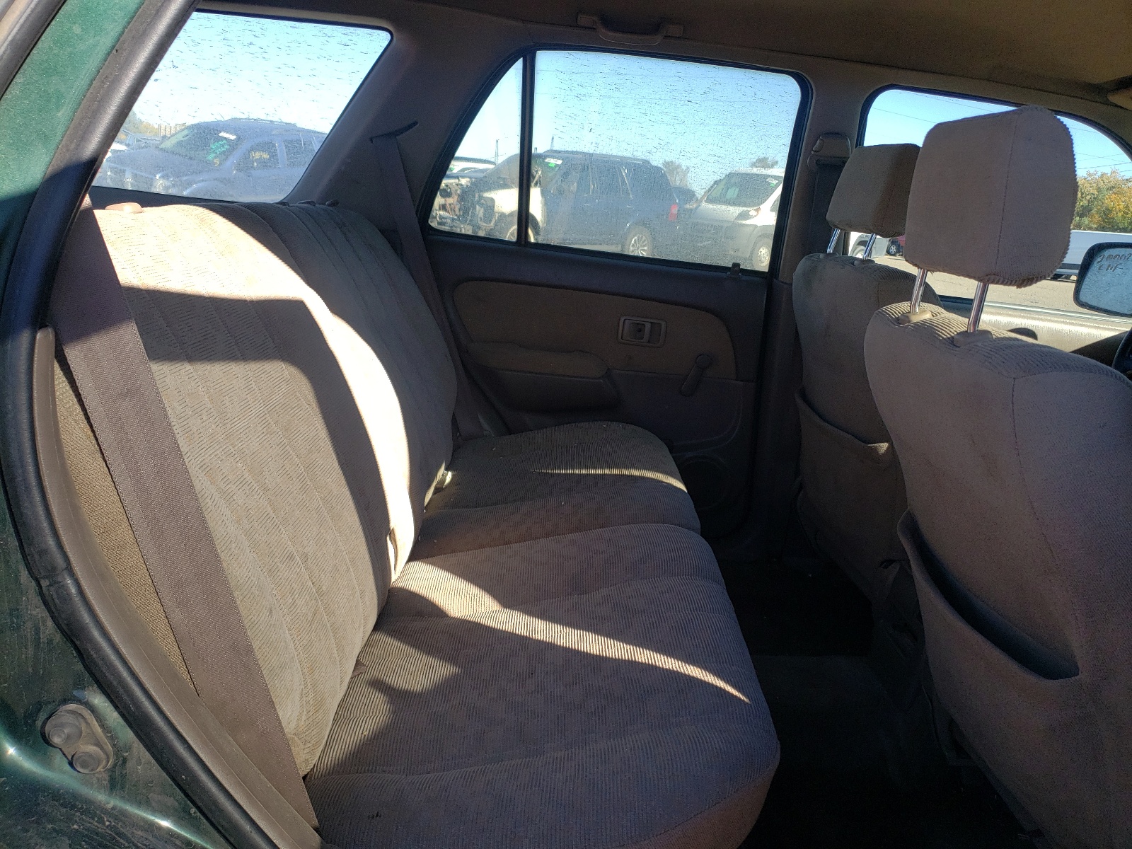 Photo 6 from auction – 1999 TOYOTA 4RUNNER SR with VIN JT3HM84R7X0031310
