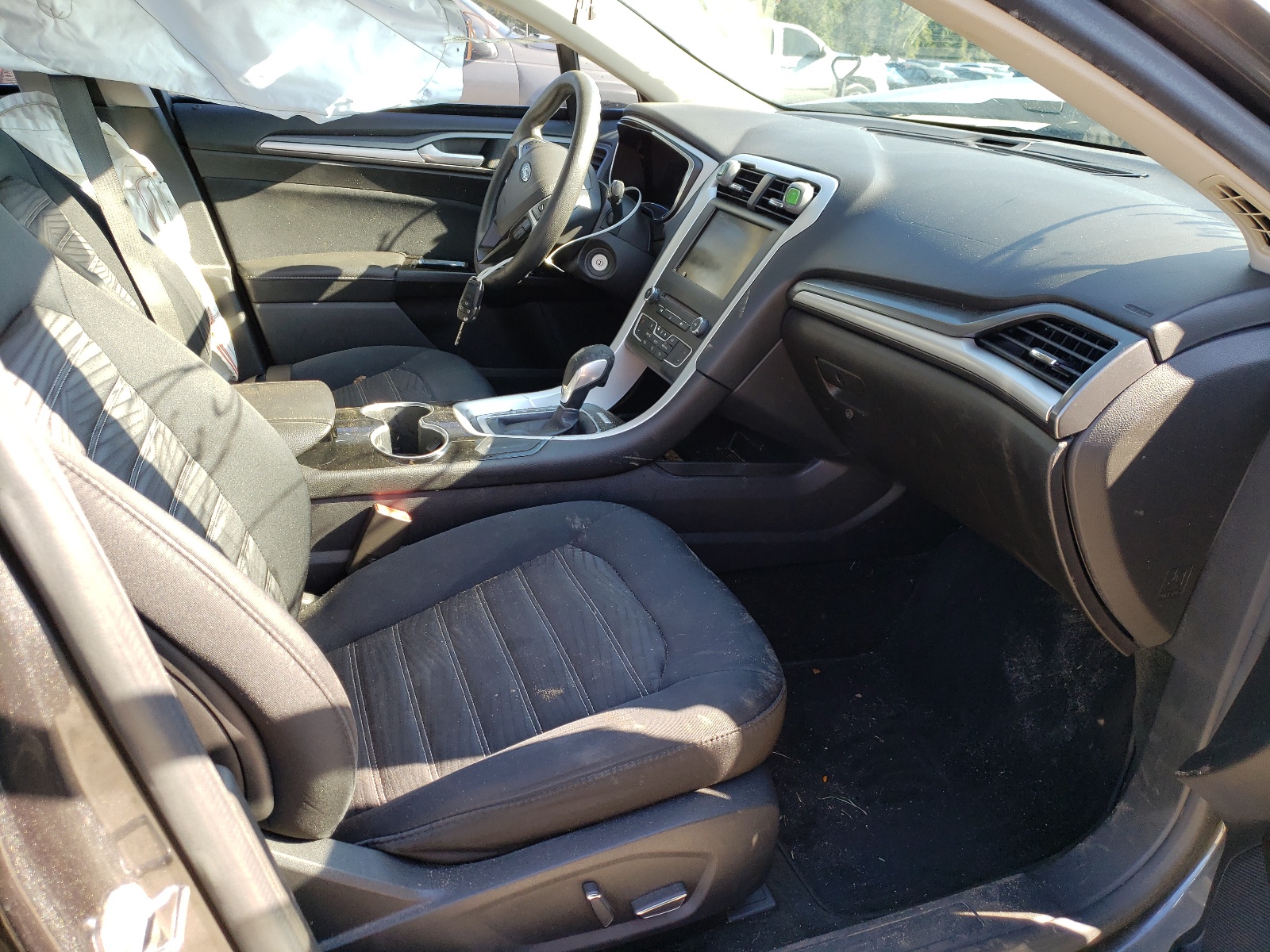 Photo 5 from auction – 2016 FORD FUSION SE with VIN 1FA6P0H70G5116437