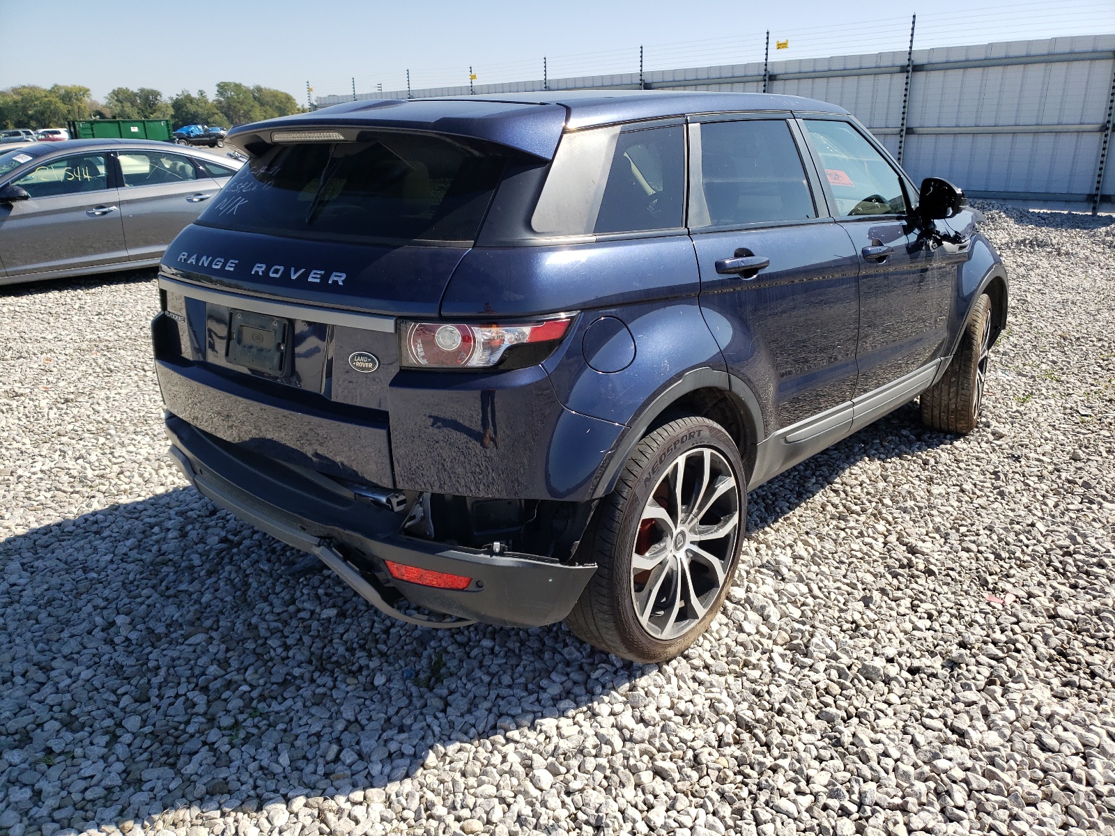 Photo 4 from auction – 2015 LAND ROVER RANGE ROVE with VIN SALVP2BG9FH049157