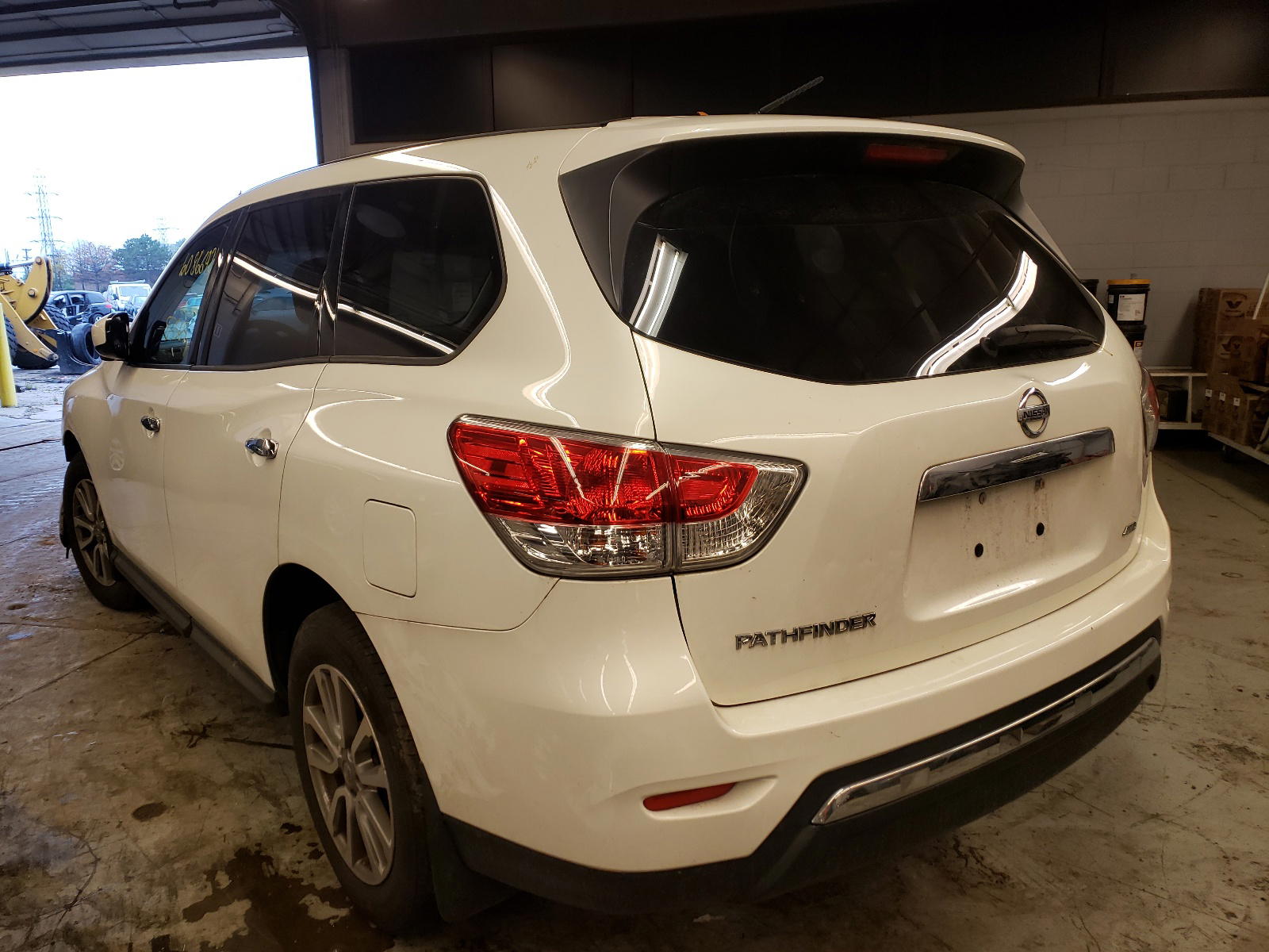Photo 3 from auction – 2013 NISSAN PATHFINDER with VIN 5N1AR2MM1DC635876