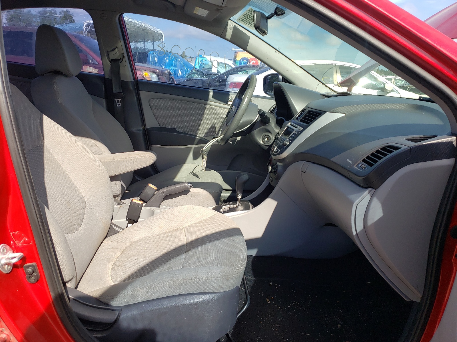 Photo 5 from auction – 2014 HYUNDAI ACCENT GLS with VIN KMHCT4AE5EU720136