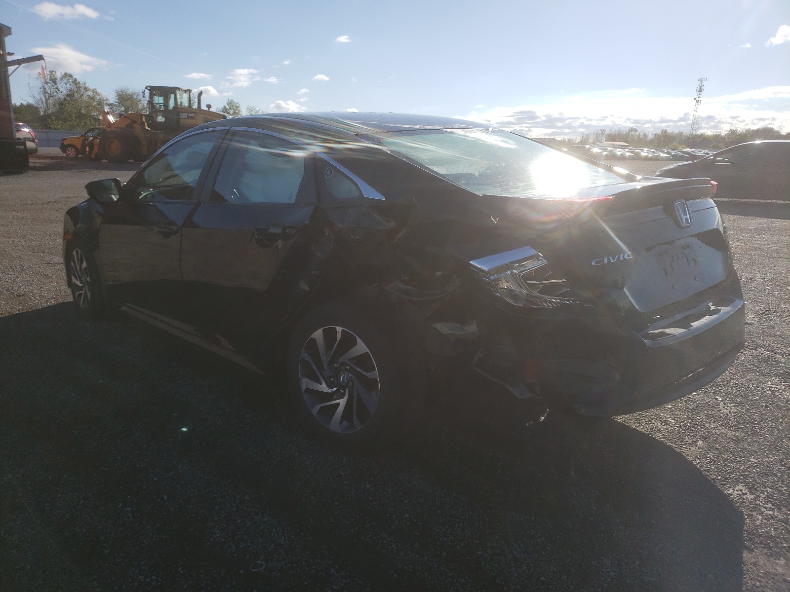 Photo 3 from auction – 2018 HONDA CIVIC LX with VIN 2HGFC2F63JH027863