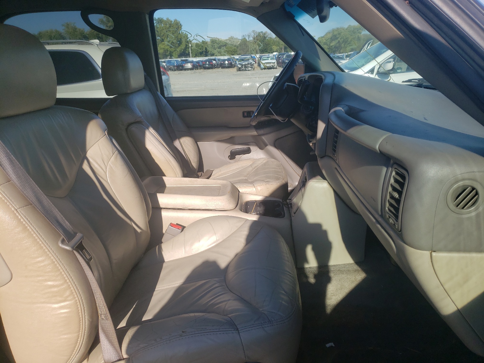 Photo 5 from auction – 2002 GMC YUKON with VIN 1GKEK13Z92J299988