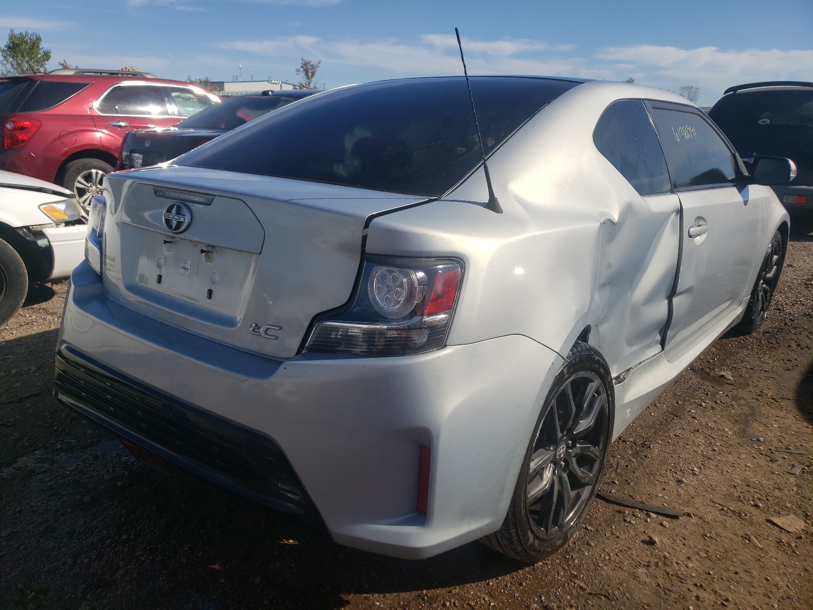 Photo 4 from auction – 2014 TOYOTA SCION TC with VIN JTKJF5C77E3072594