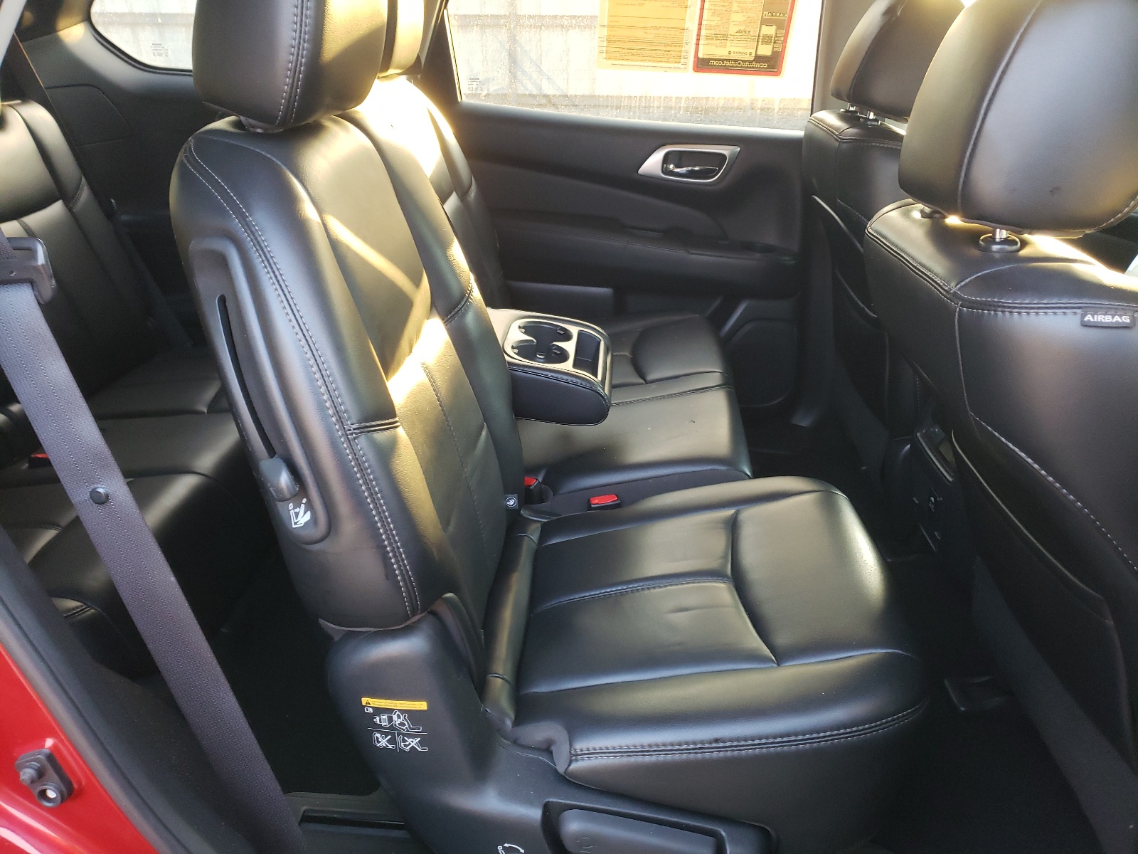 Photo 6 from auction – 2017 NISSAN PATHFINDER with VIN 5N1DR2MMXHC635863
