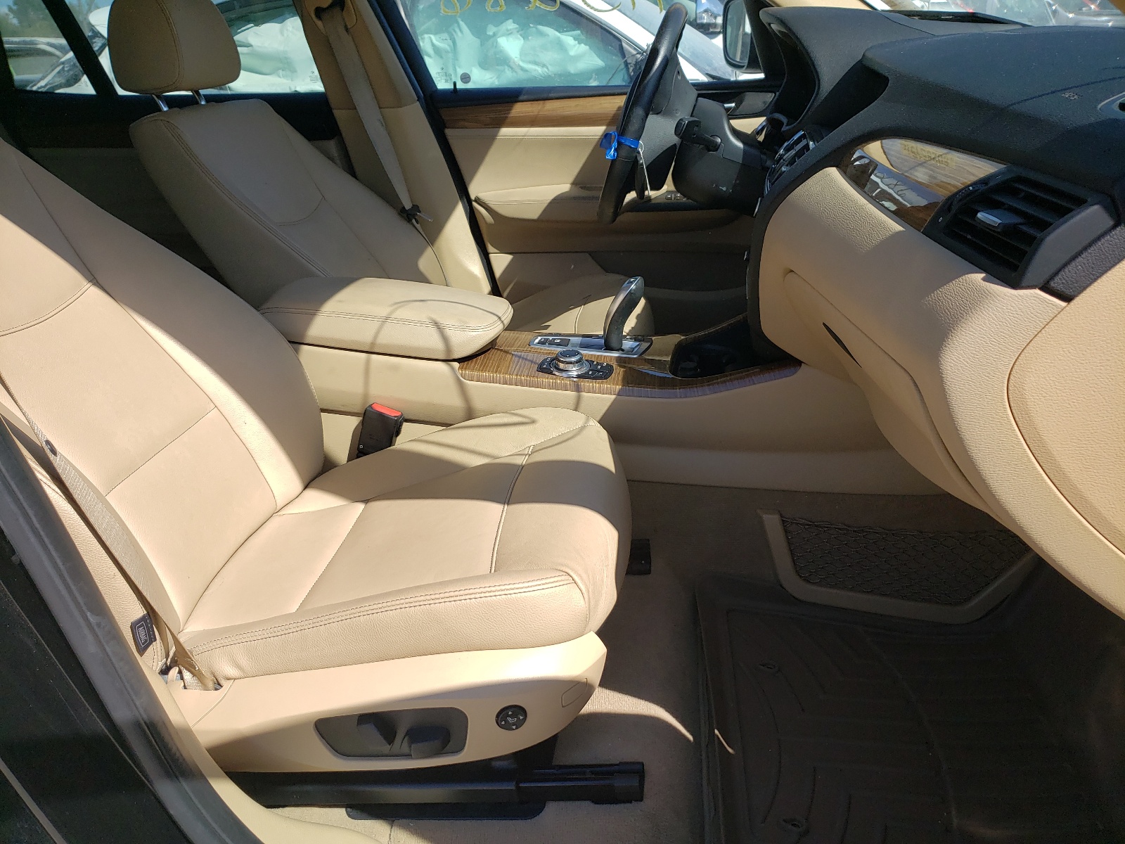 Photo 5 from auction – 2014 BMW X3 XDRIVE2 with VIN 5UXWX9C5XE0D39147