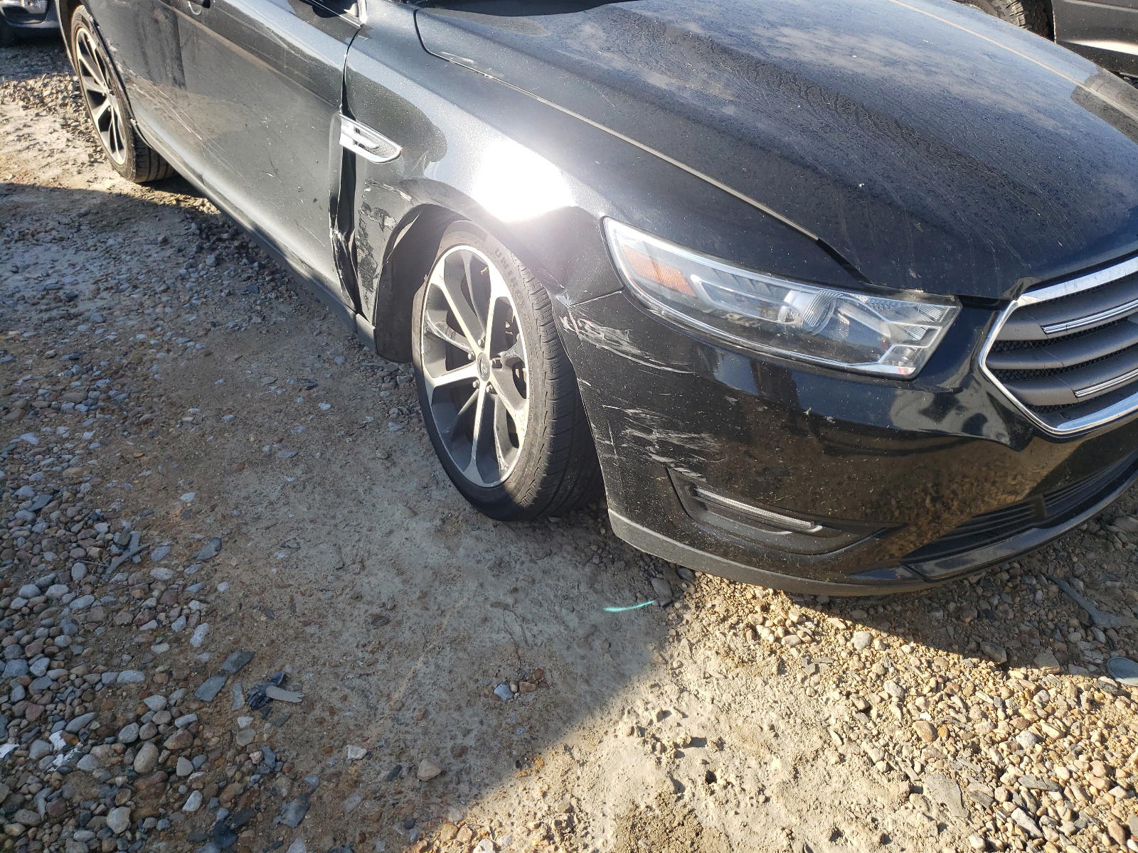 Photo 9 from auction – 2015 FORD TAURUS SEL with VIN 1FAHP2E80FG208488