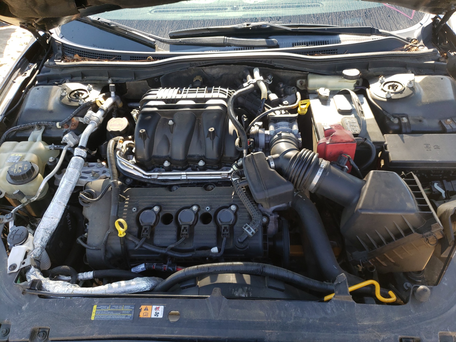 Photo 7 from auction – 2010 MERCURY MILAN PREM with VIN 3MEHM0JG2AR664996