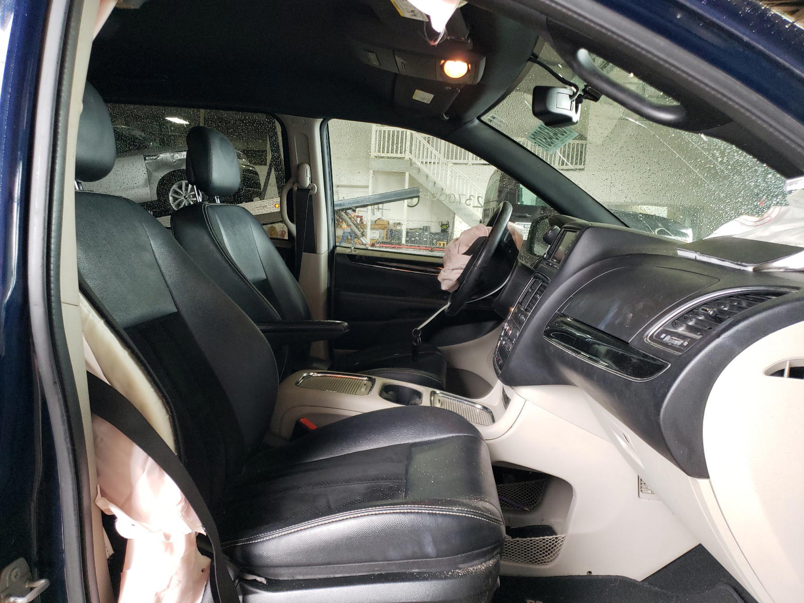 Photo 5 from auction – 2017 DODGE GRAND CARA with VIN 2C4RDGCG9HR732111