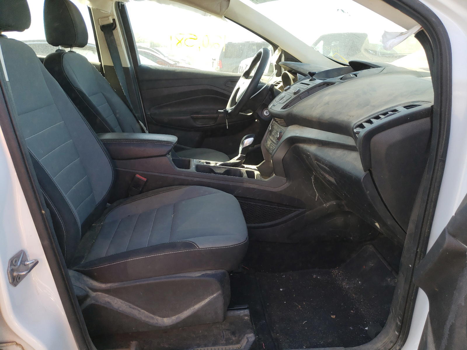 Photo 5 from auction – 2017 FORD ESCAPE S with VIN 1FMCU0F78HUE97644
