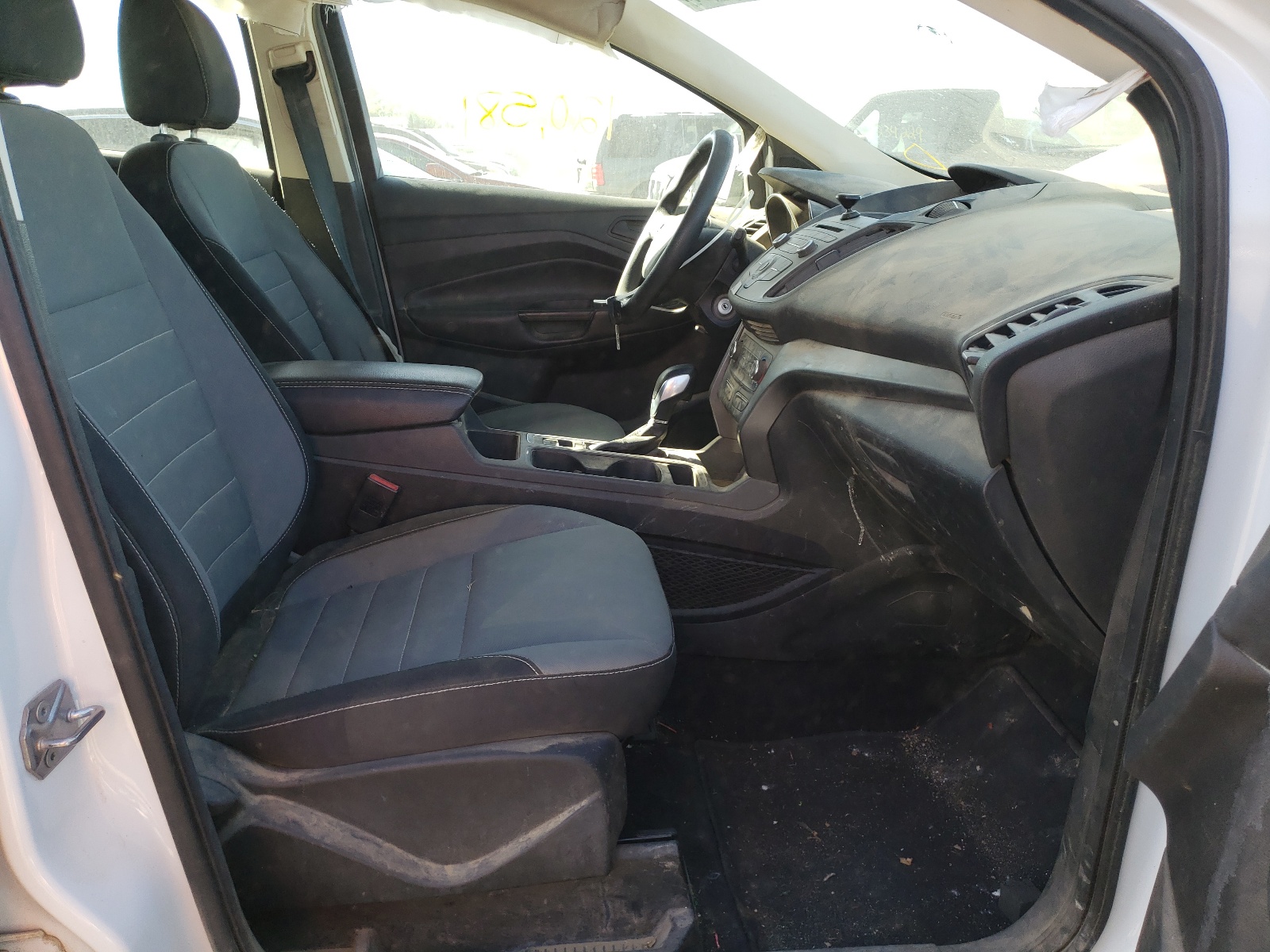 Zdjęcie 5 z aukcji – 2017 FORD ESCAPE S z VIN 1FMCU0F78HUE97644