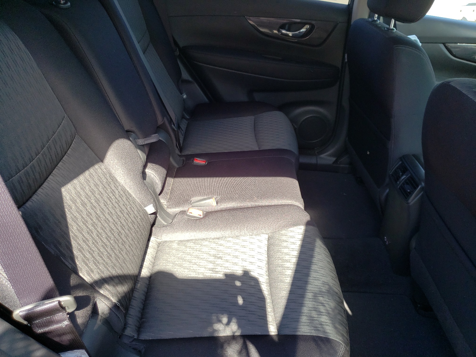 Photo 6 from auction – 2019 NISSAN ROGUE S with VIN JN8AT2MT7KW267989