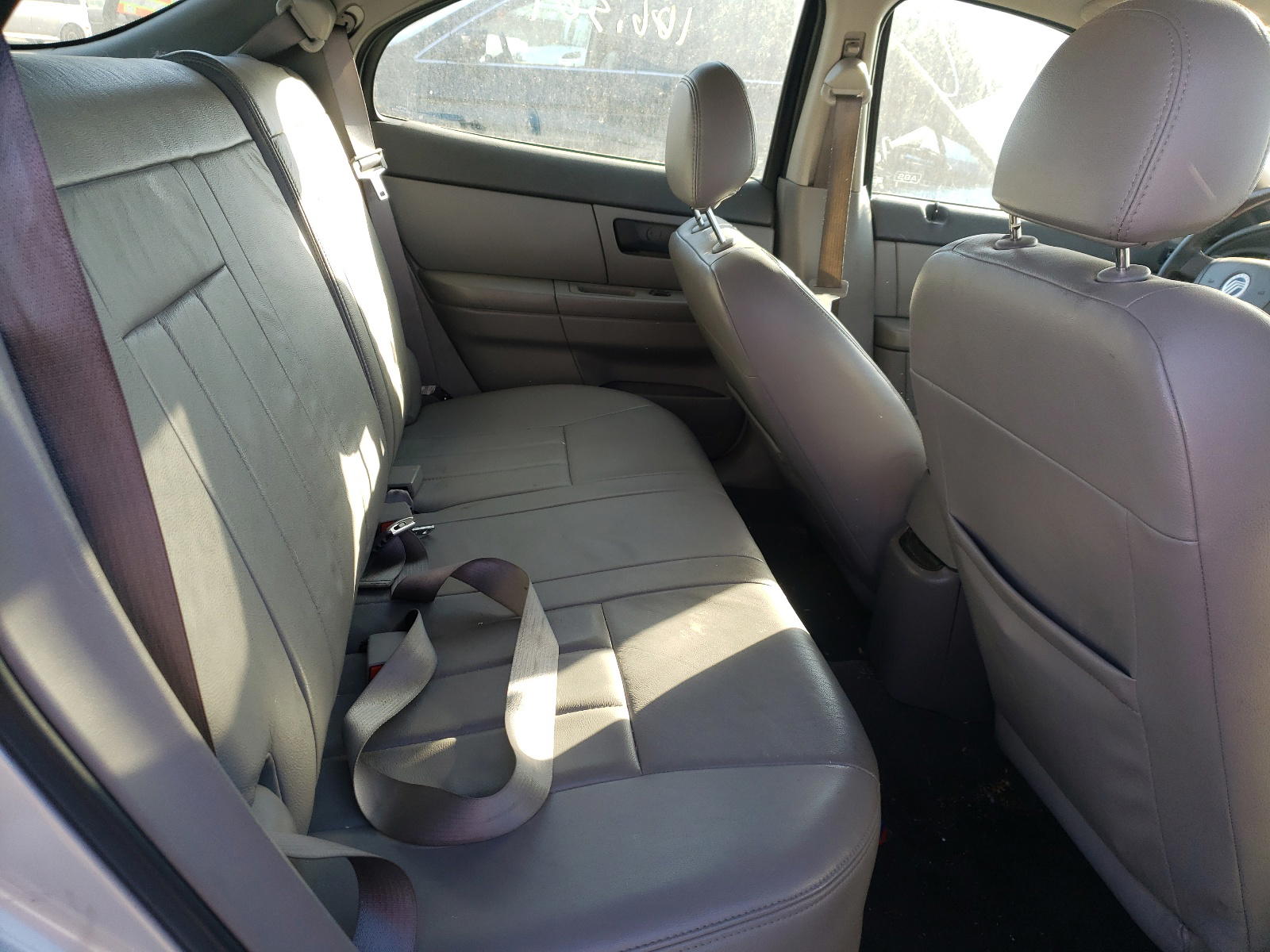 Photo 6 from auction – 2005 MERCURY SABLE LS P with VIN 1MEFM59S45A610452