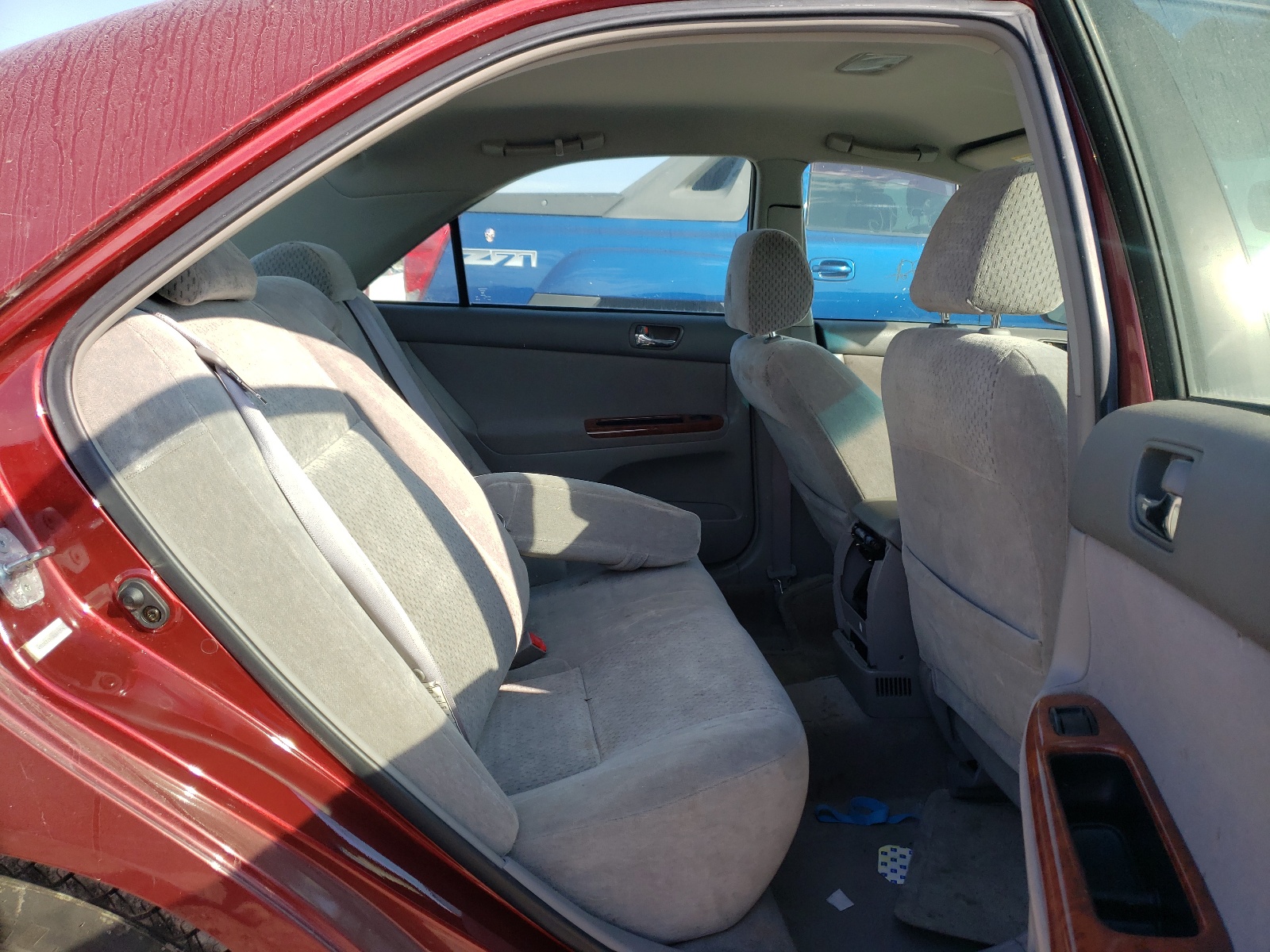 Photo 6 from auction – 2002 TOYOTA CAMRY LE with VIN 4T1BE32K72U107354