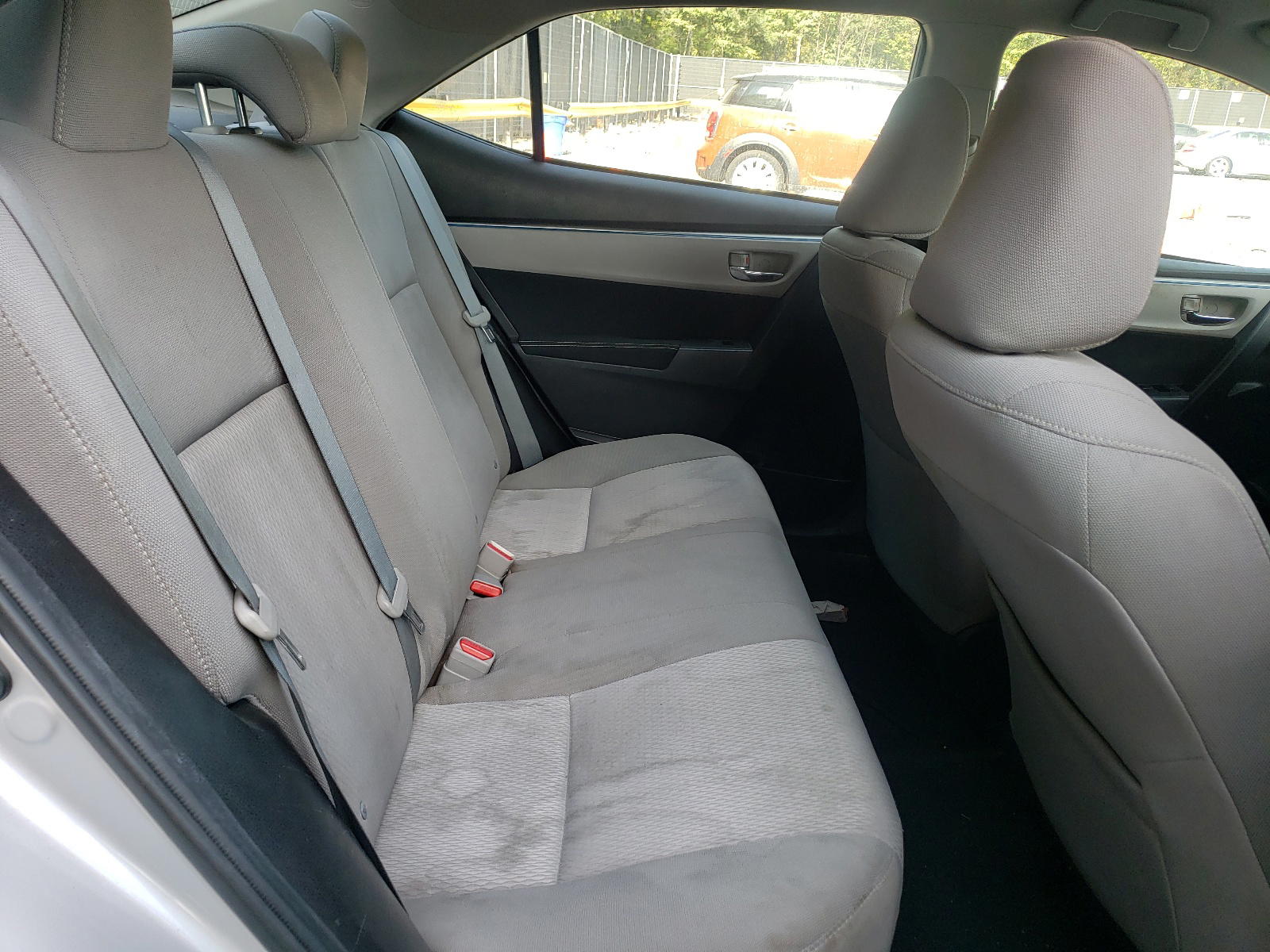 Photo 6 from auction – 2014 TOYOTA COROLLA L with VIN 5YFBURHEXEP141480