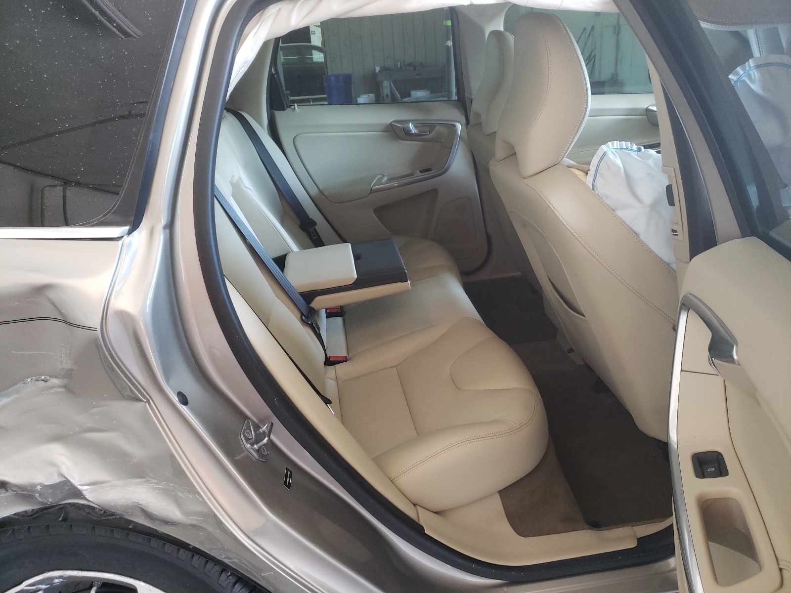 Photo 6 from auction – 2015 VOLVO XC60 T6 PL with VIN YV449MDD5F2625550