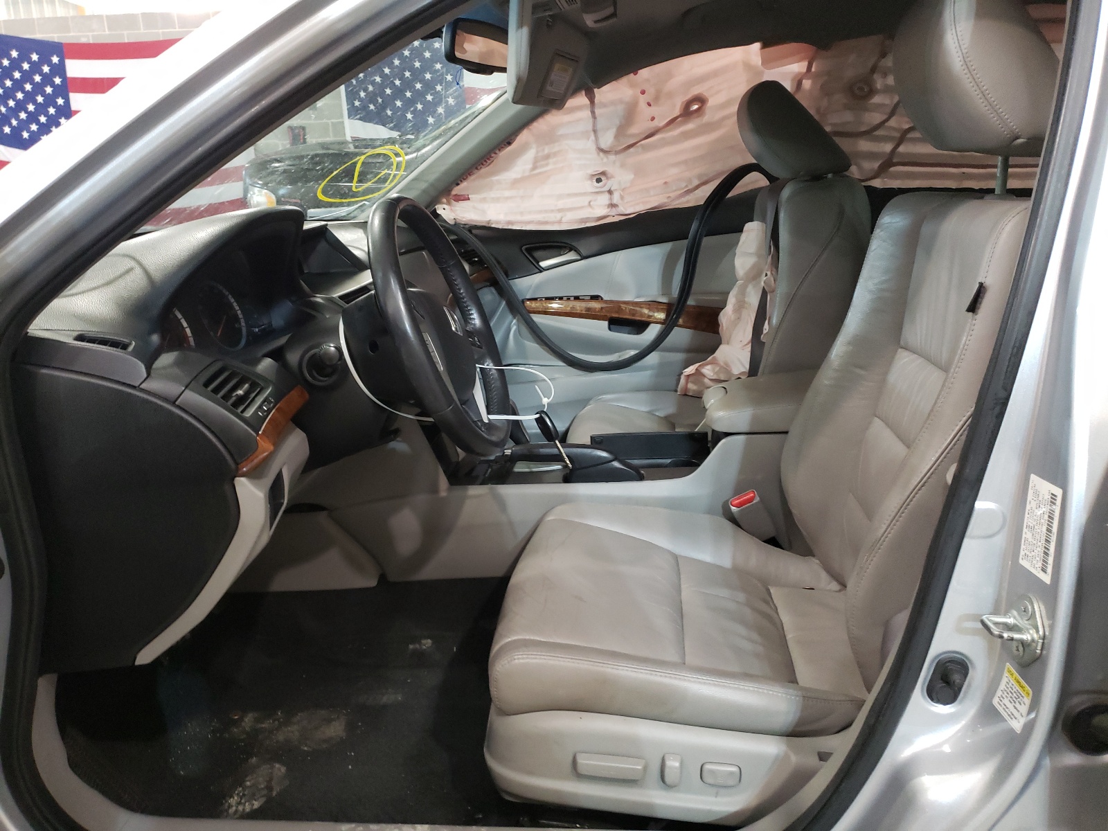 Photo 5 from auction – 2011 HONDA ACCORD EXL with VIN 1HGCP2F8XBA131047