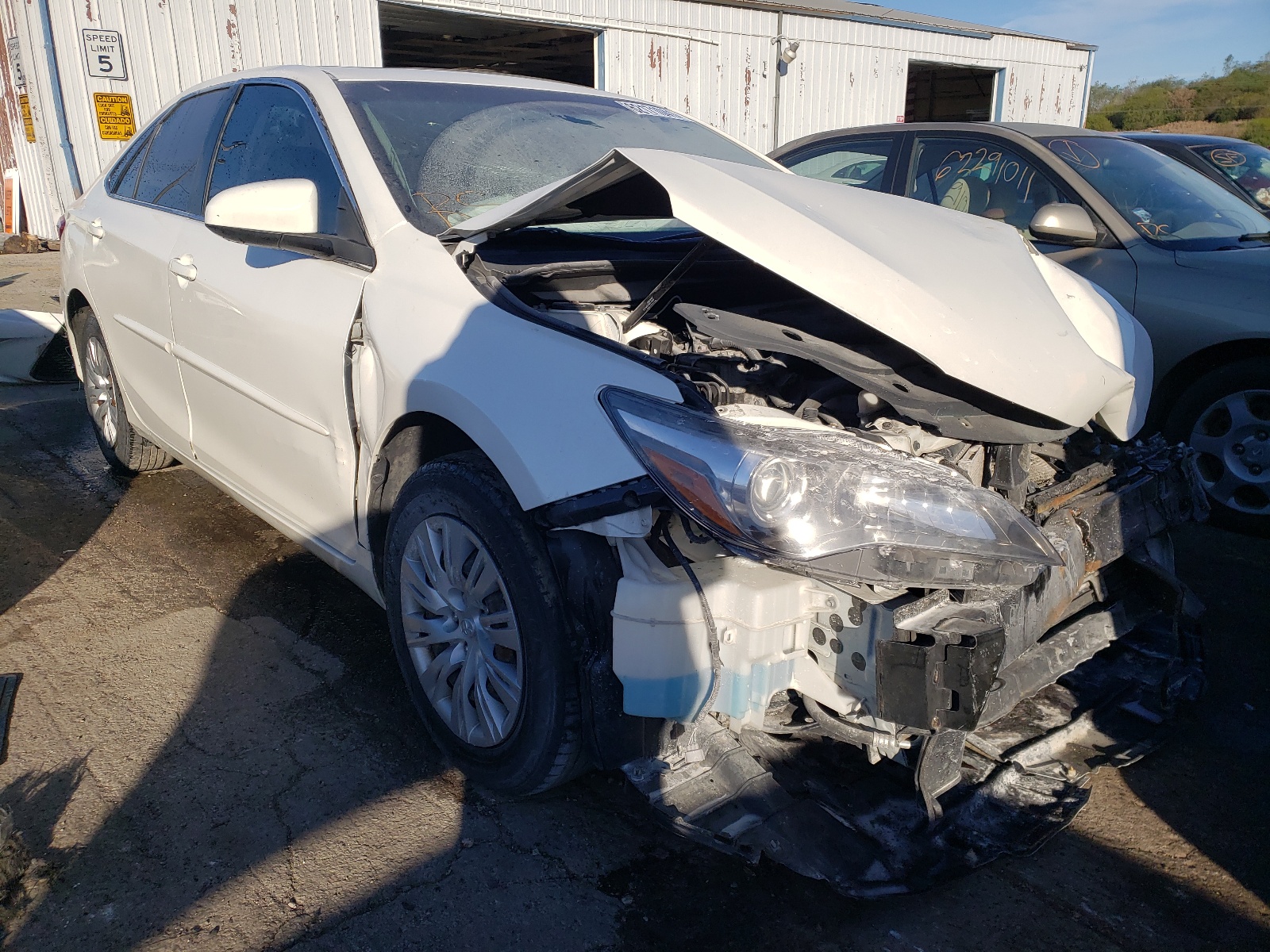 Photo 1 from auction – 2017 TOYOTA CAMRY LE with VIN 4T1BF1FK9HU369347