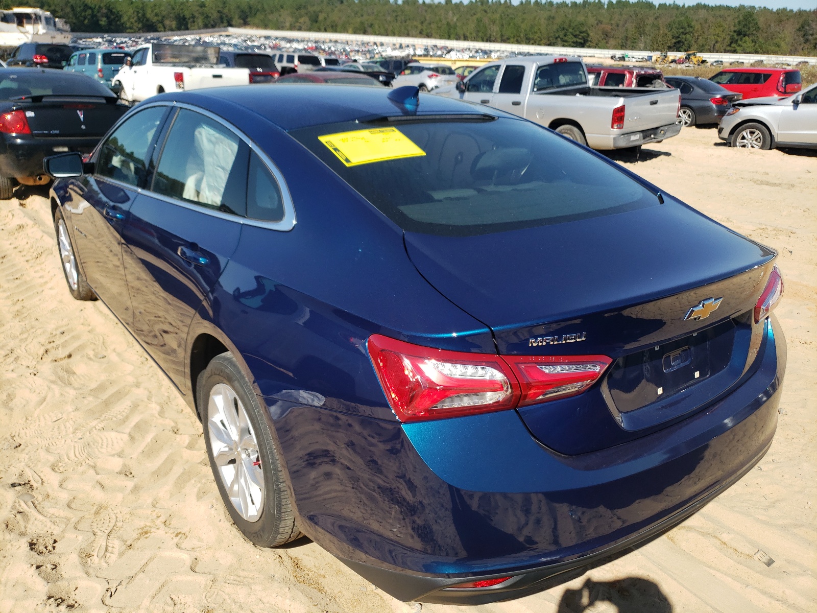 Photo 3 from auction – 2019 CHEVROLET MALIBU LT with VIN 1G1ZD5ST8KF137597