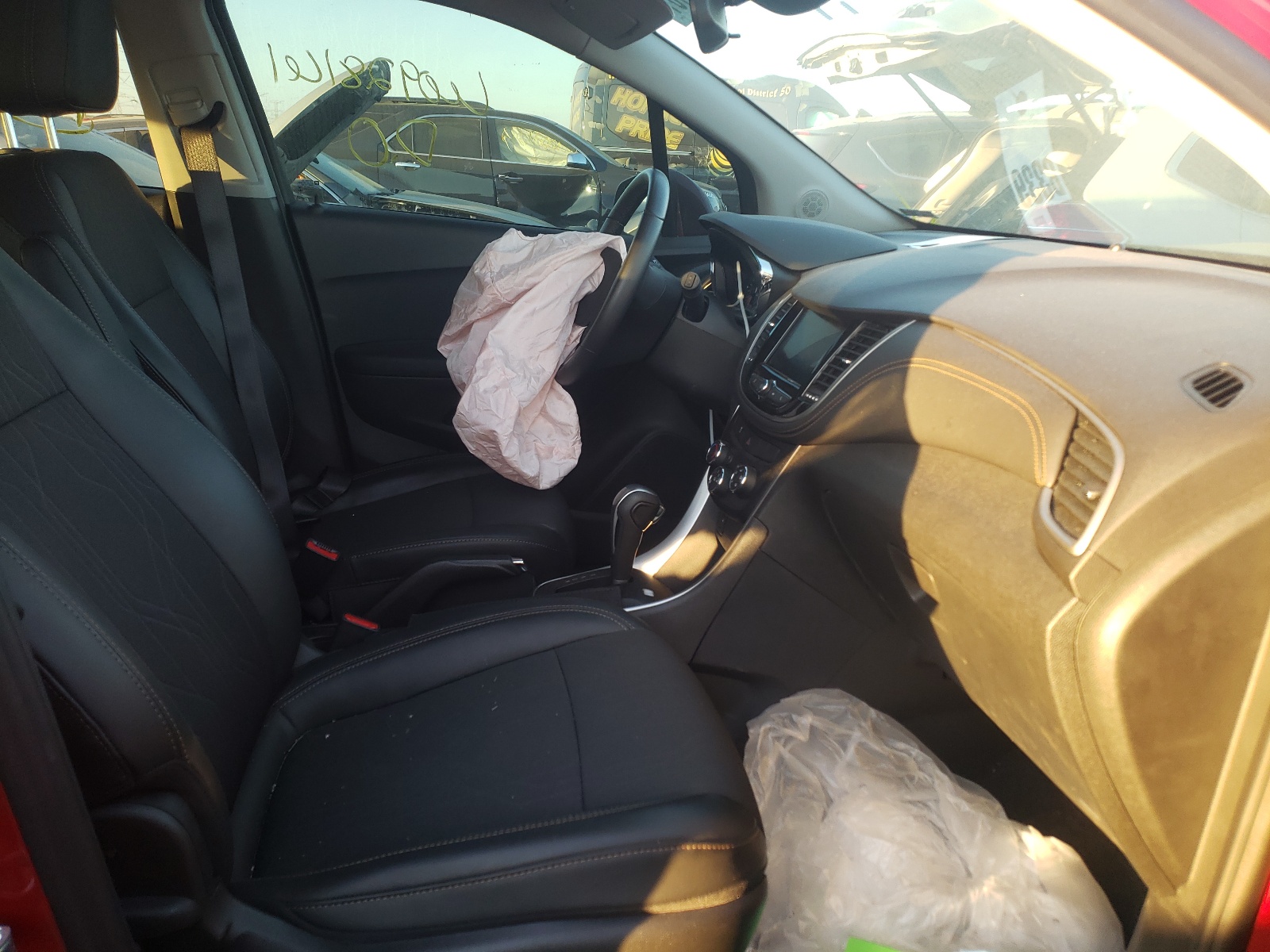 Photo 5 from auction – 2020 CHEVROLET TRAX 1LT with VIN 3GNCJPSB9LL220527