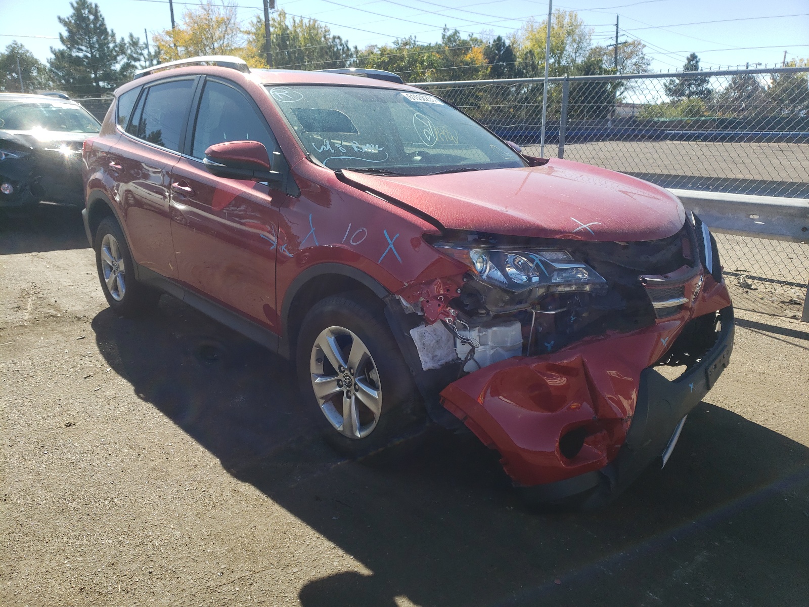 TOYOTA RAV4 XLE 2015 with VIN 2T3RFREV2FW325896 - Photo from auction