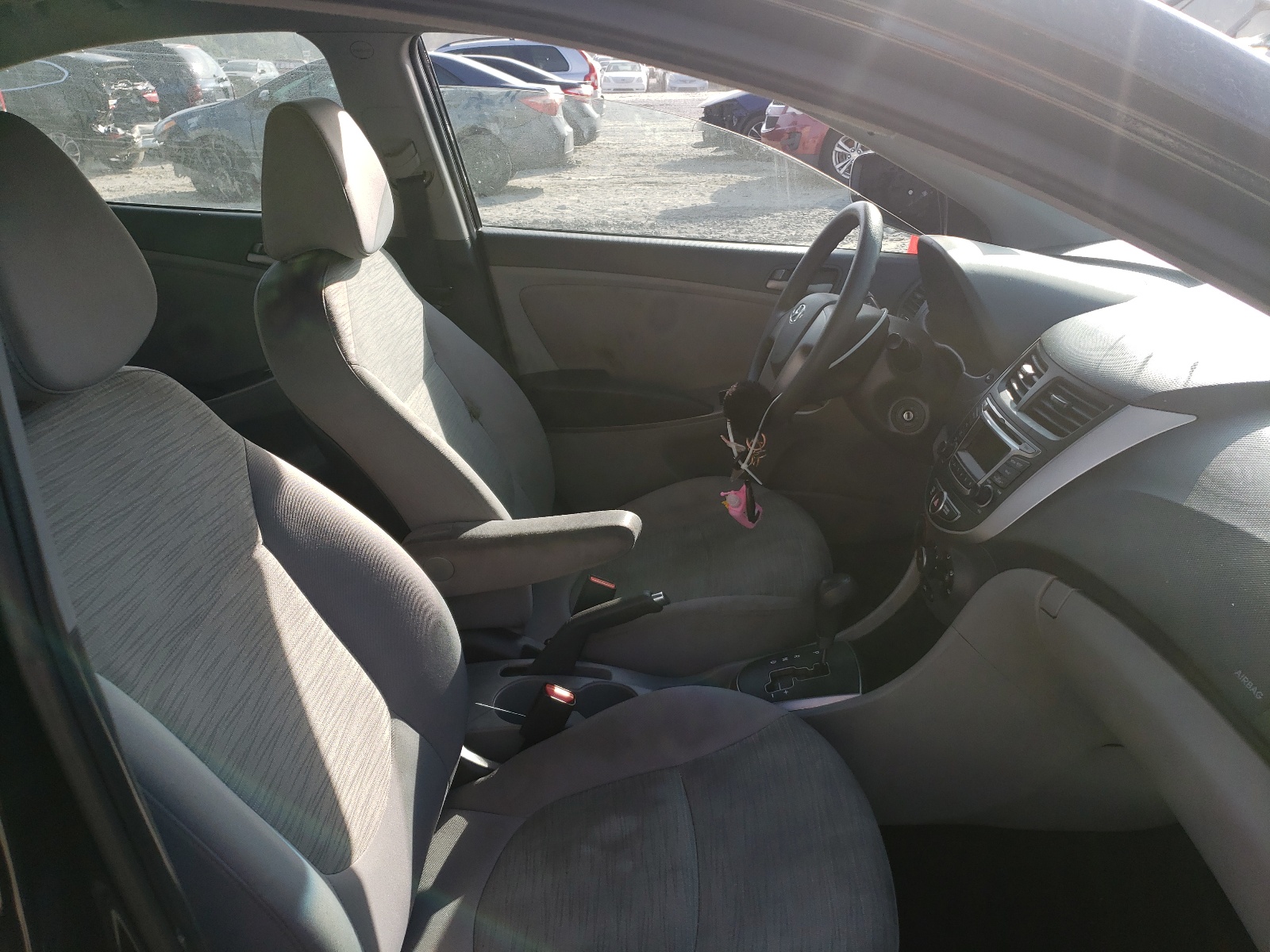 Photo 5 from auction – 2017 HYUNDAI ACCENT SE with VIN KMHCT4AE1HU318411