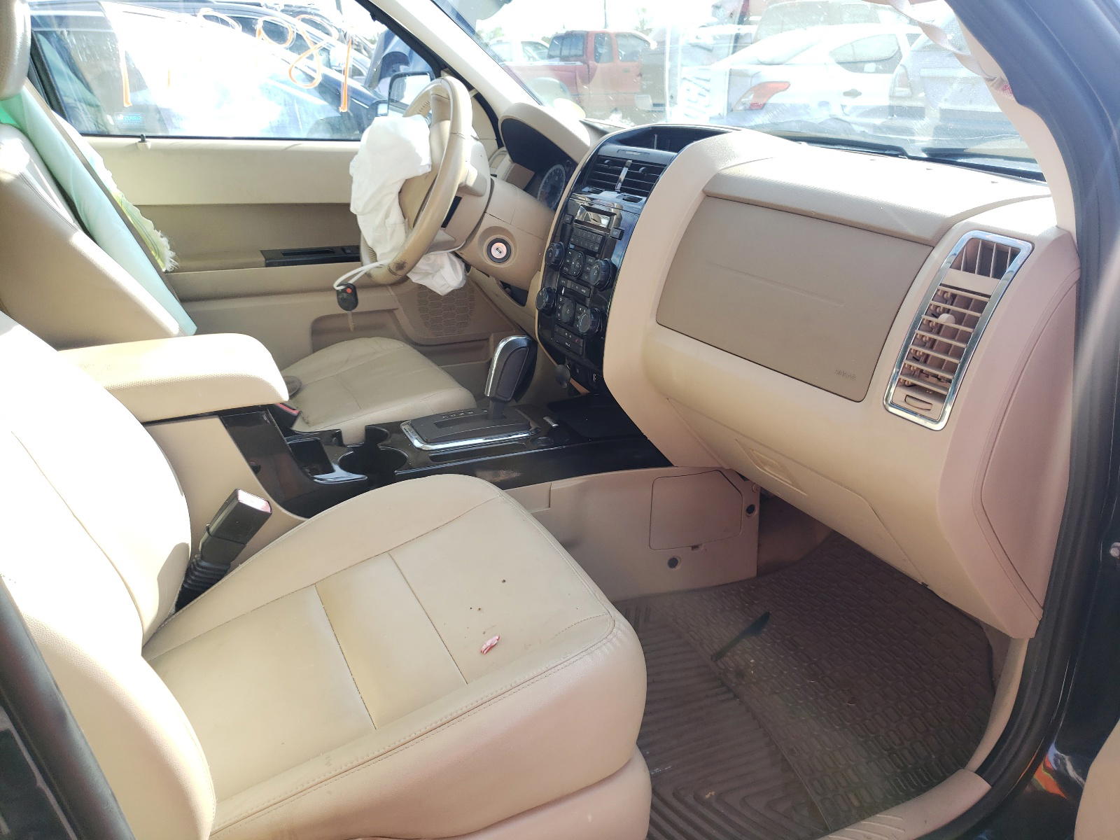 Photo 5 from auction – 2011 FORD ESCAPE LIM with VIN 1FMCU9EG5BKA75078