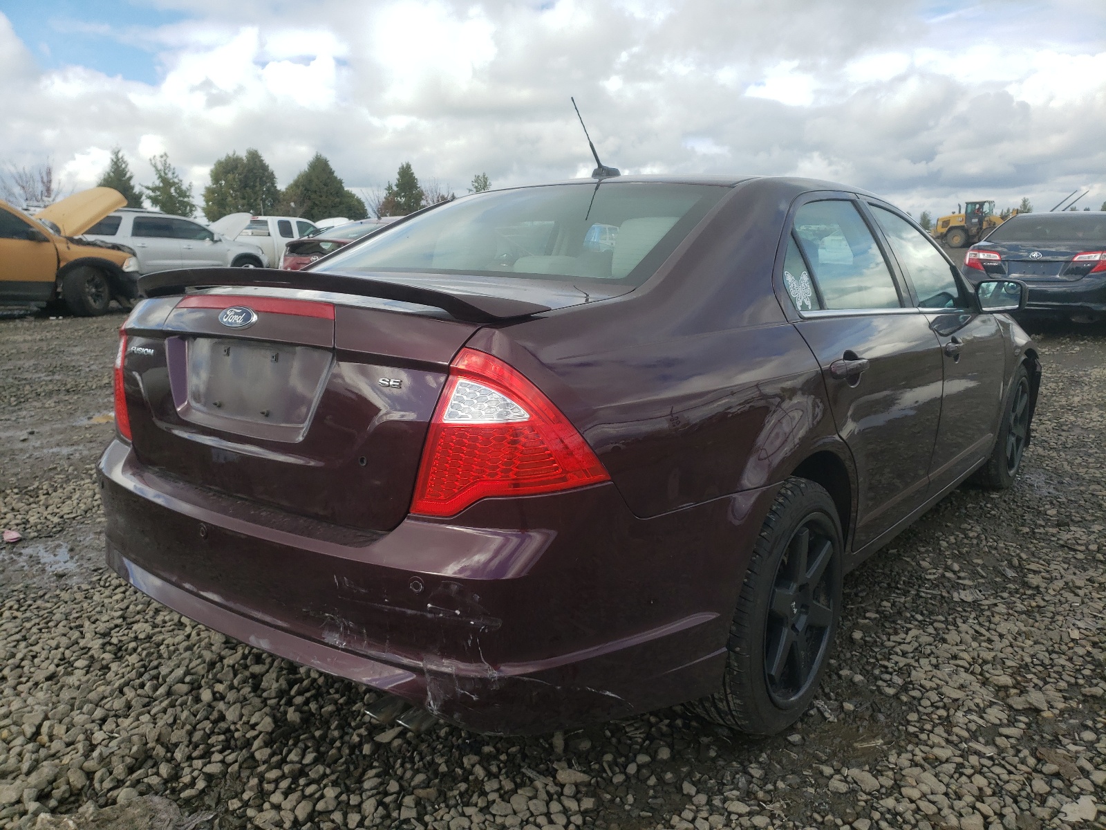 Photo 4 from auction – 2011 FORD FUSION SE with VIN 3FAHP0HA8BR128619
