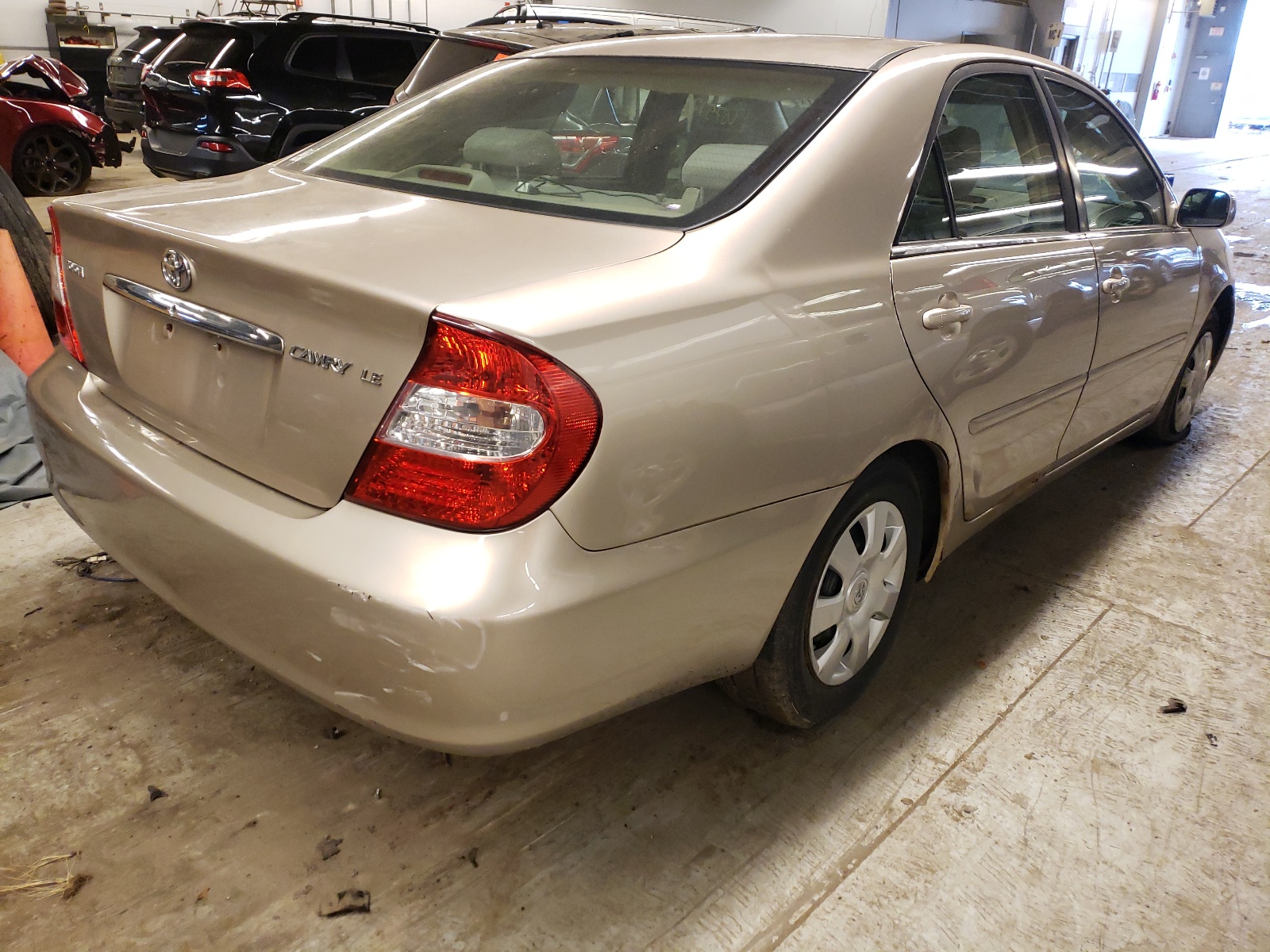 Photo 4 from auction – 2004 TOYOTA CAMRY with VIN 4T1BE32K14U262582