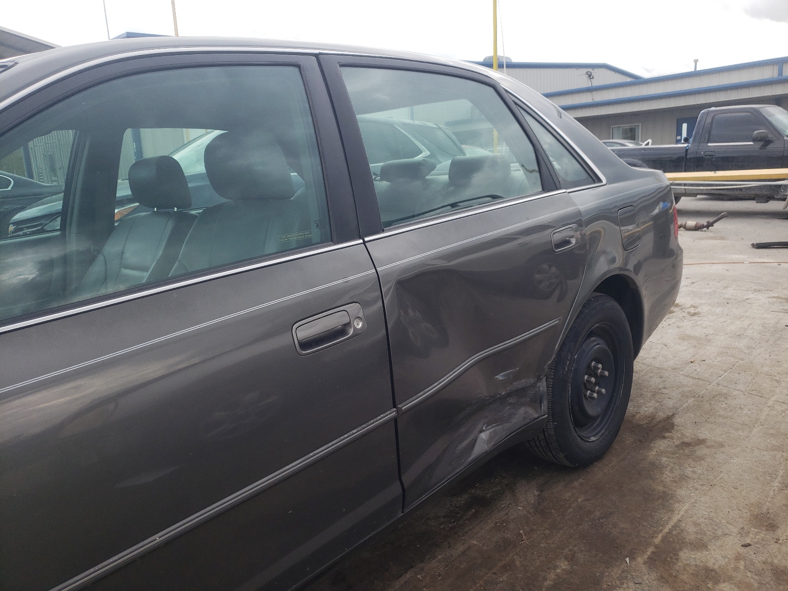 Photo 9 from auction – 2004 TOYOTA AVALON XL with VIN 4T1BF28B44U385680