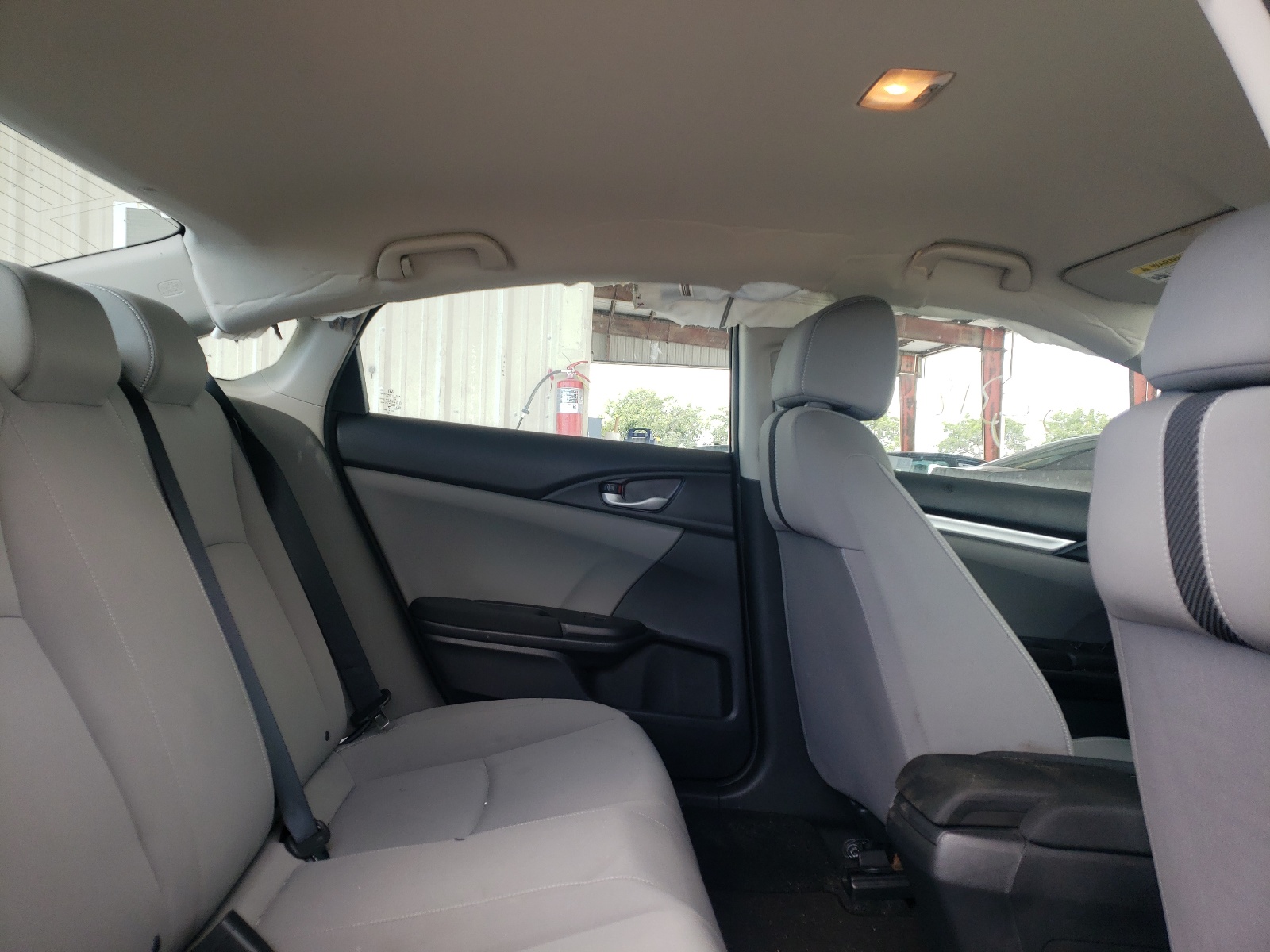 Photo 6 from auction – 2018 HONDA CIVIC LX with VIN 2HGFC2F50JH578923
