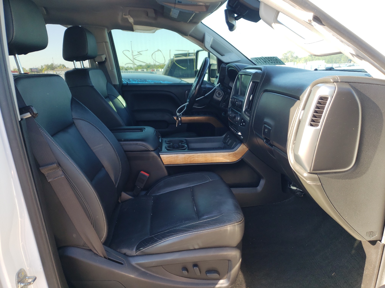 Photo 5 from auction – 2018 CHEVROLET SILVERADO with VIN 1GC1KWEY7JF246297