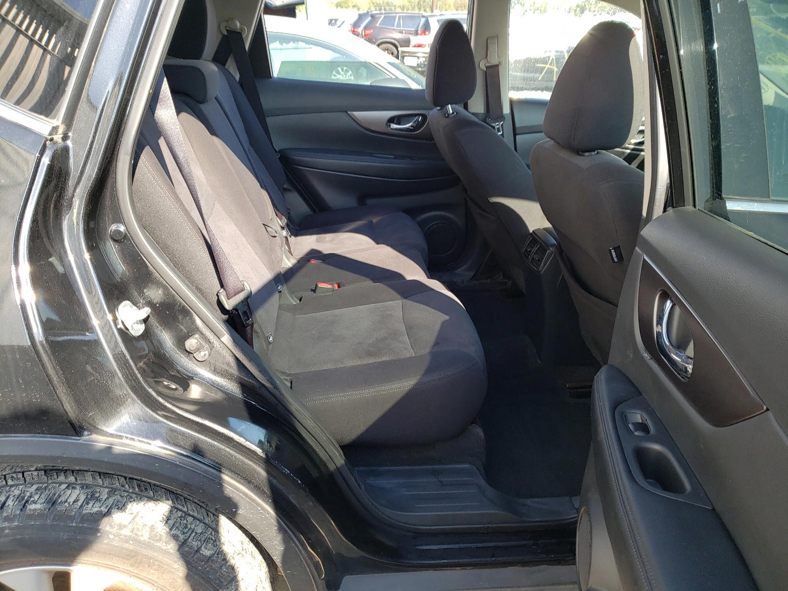 Photo 6 from auction – 2016 NISSAN ROGUE S with VIN KNMAT2MV7GP607477