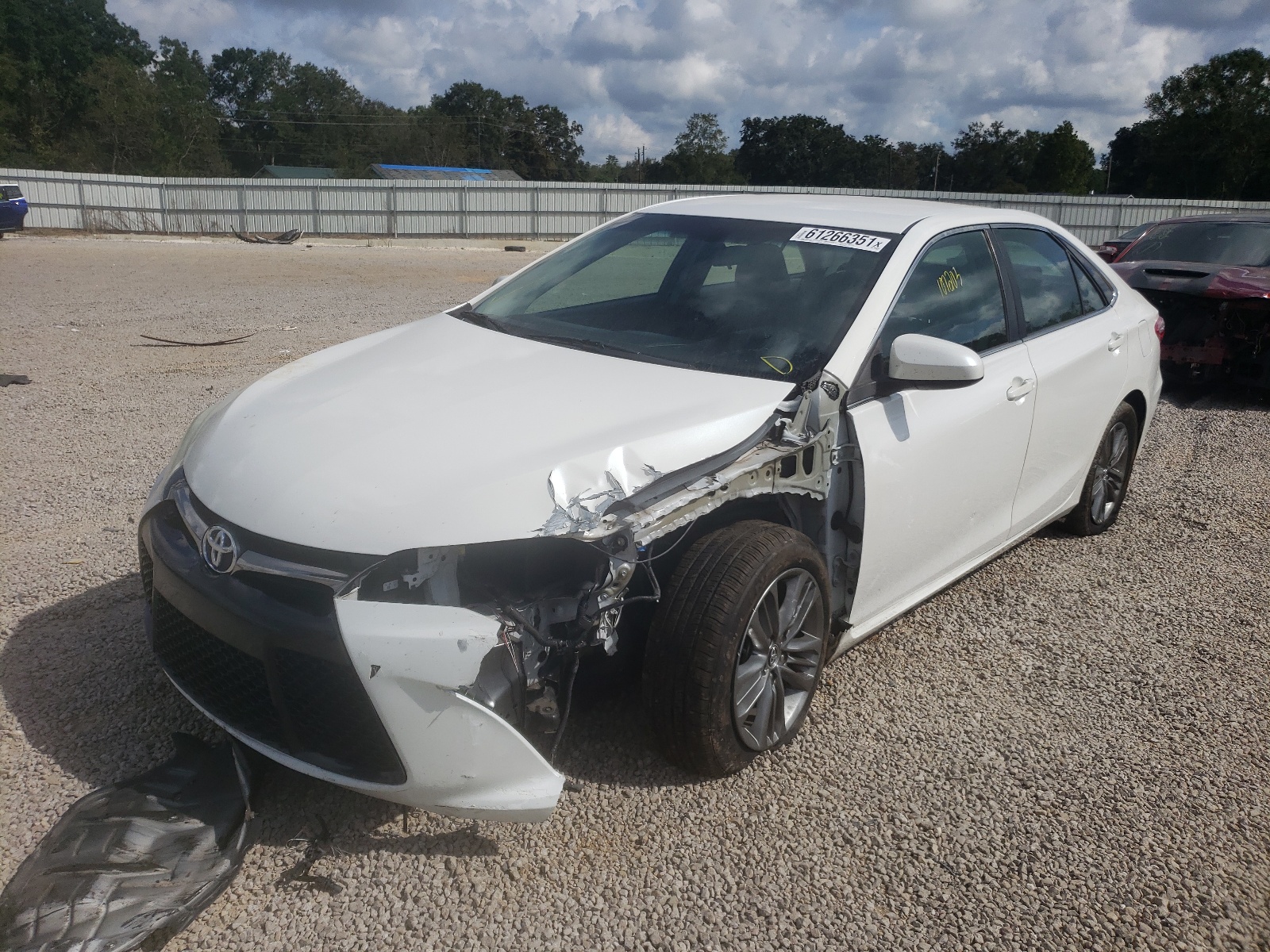 Photo 2 from auction – 2015 TOYOTA CAMRY LE with VIN 4T1BF1FK1FU055897