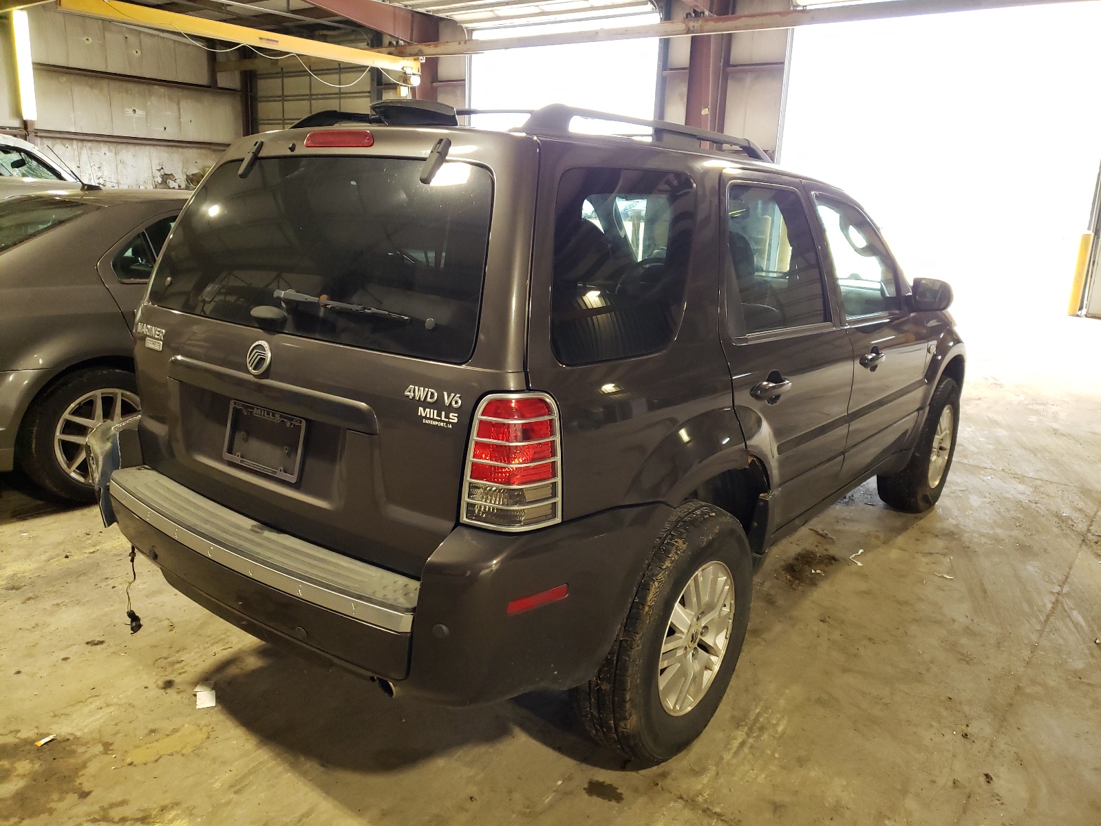 Photo 4 from auction – 2007 MERCURY MARINER PR with VIN 4M2CU97177KJ02814