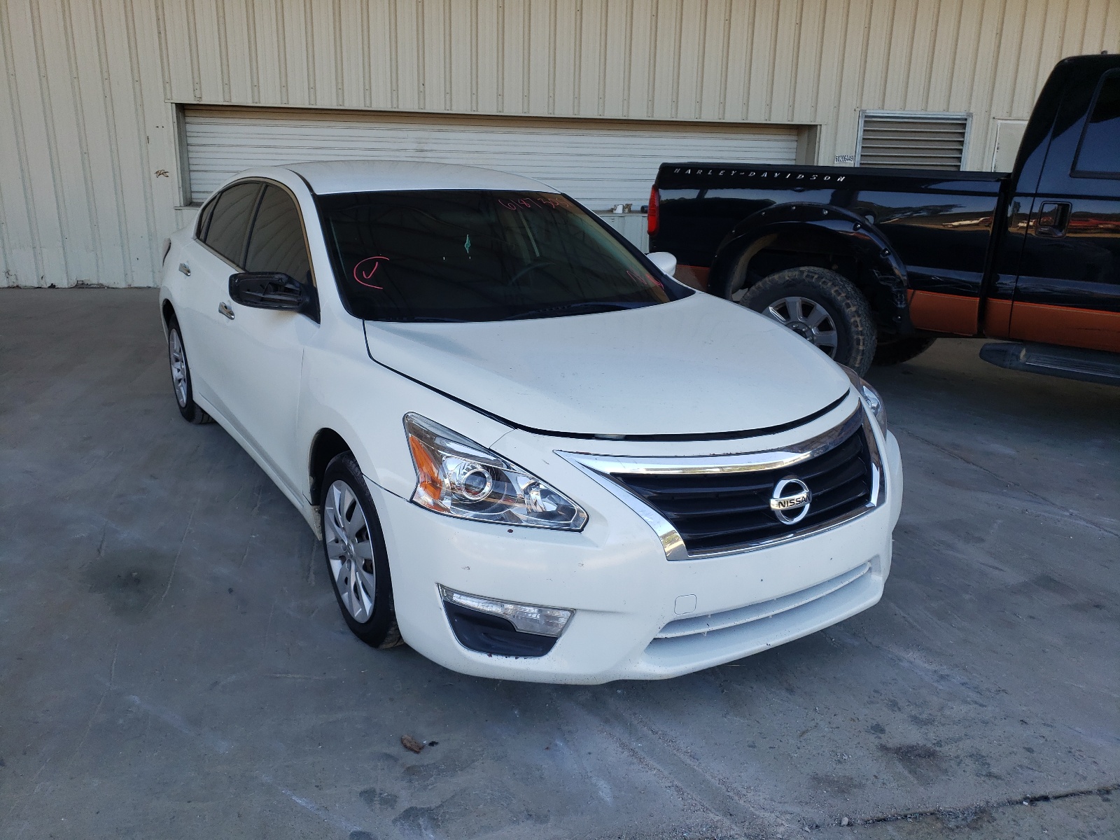Photo 1 from auction – 2015 NISSAN ALTIMA 2.5 with VIN 1N4AL3AP8FN329443