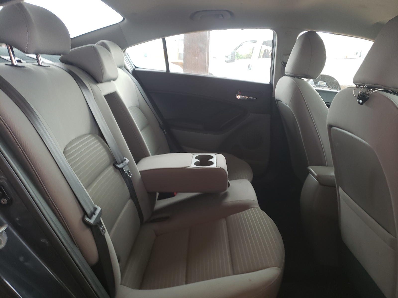 Photo 6 from auction – 2016 KIA FORTE LX with VIN KNAFX4A64G5594473