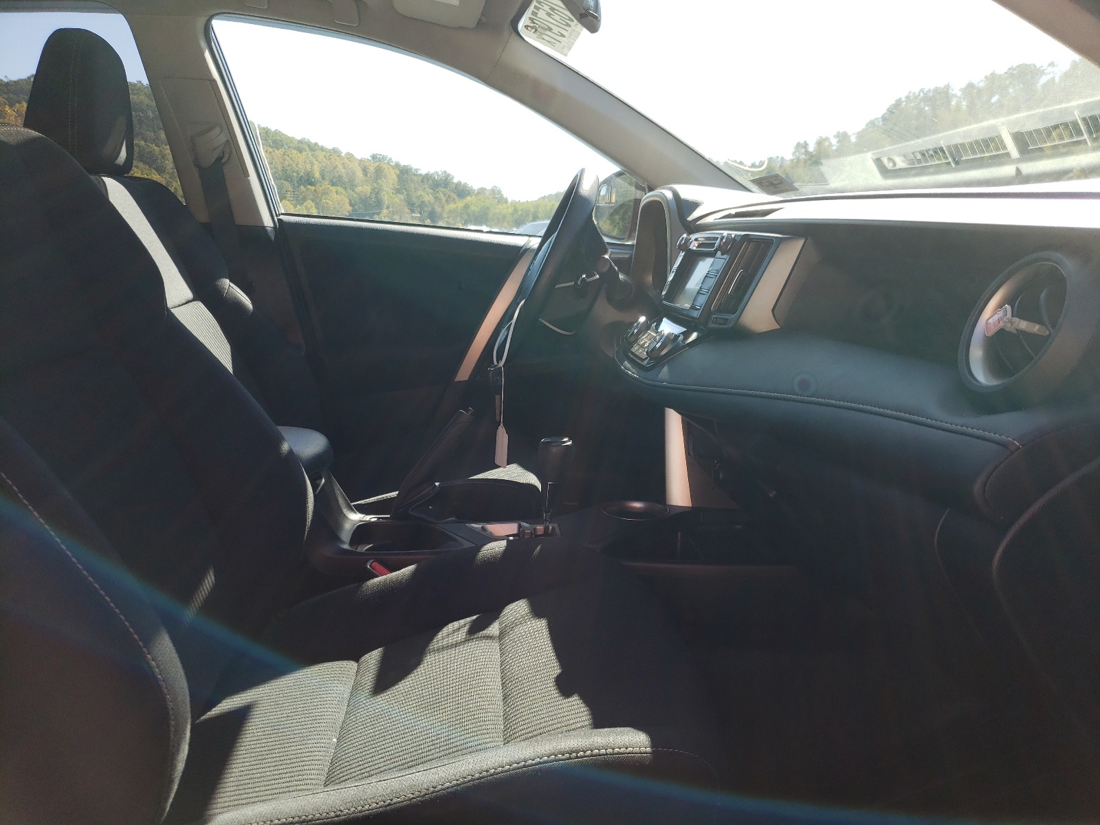 Photo 5 from auction – 2013 TOYOTA RAV4 XLE with VIN 2T3WFREV7DW060912