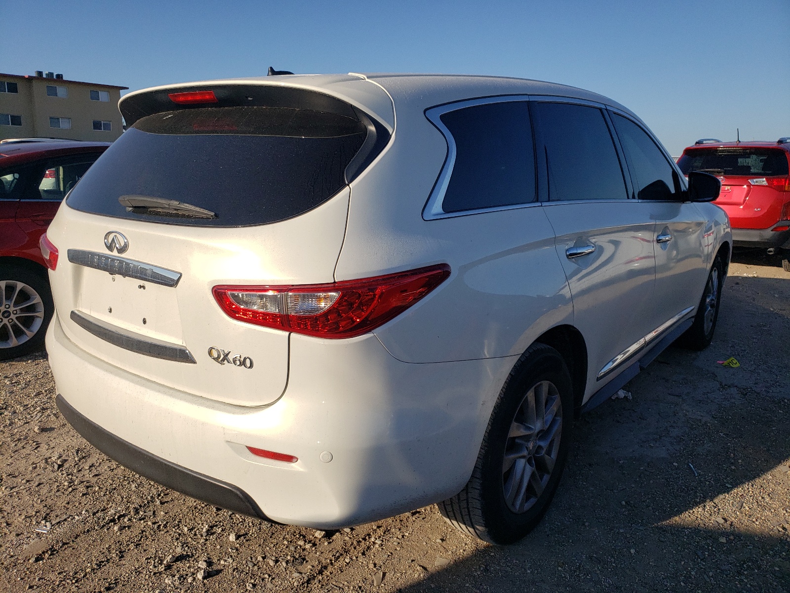 Photo 4 from auction – 2013 INFINITI JX35 with VIN 5N1AL0MM7DC304564