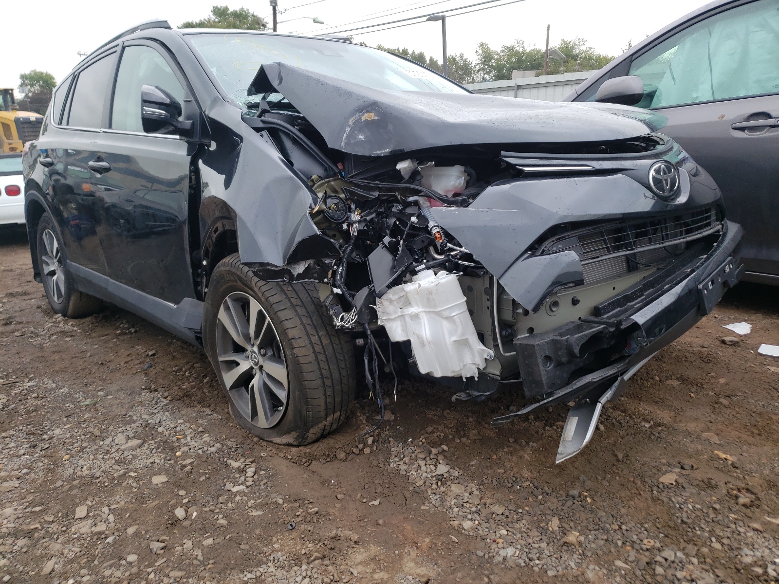 Photo 9 from auction – 2018 TOYOTA RAV4 ADVEN with VIN 2T3RFREV5JW752935