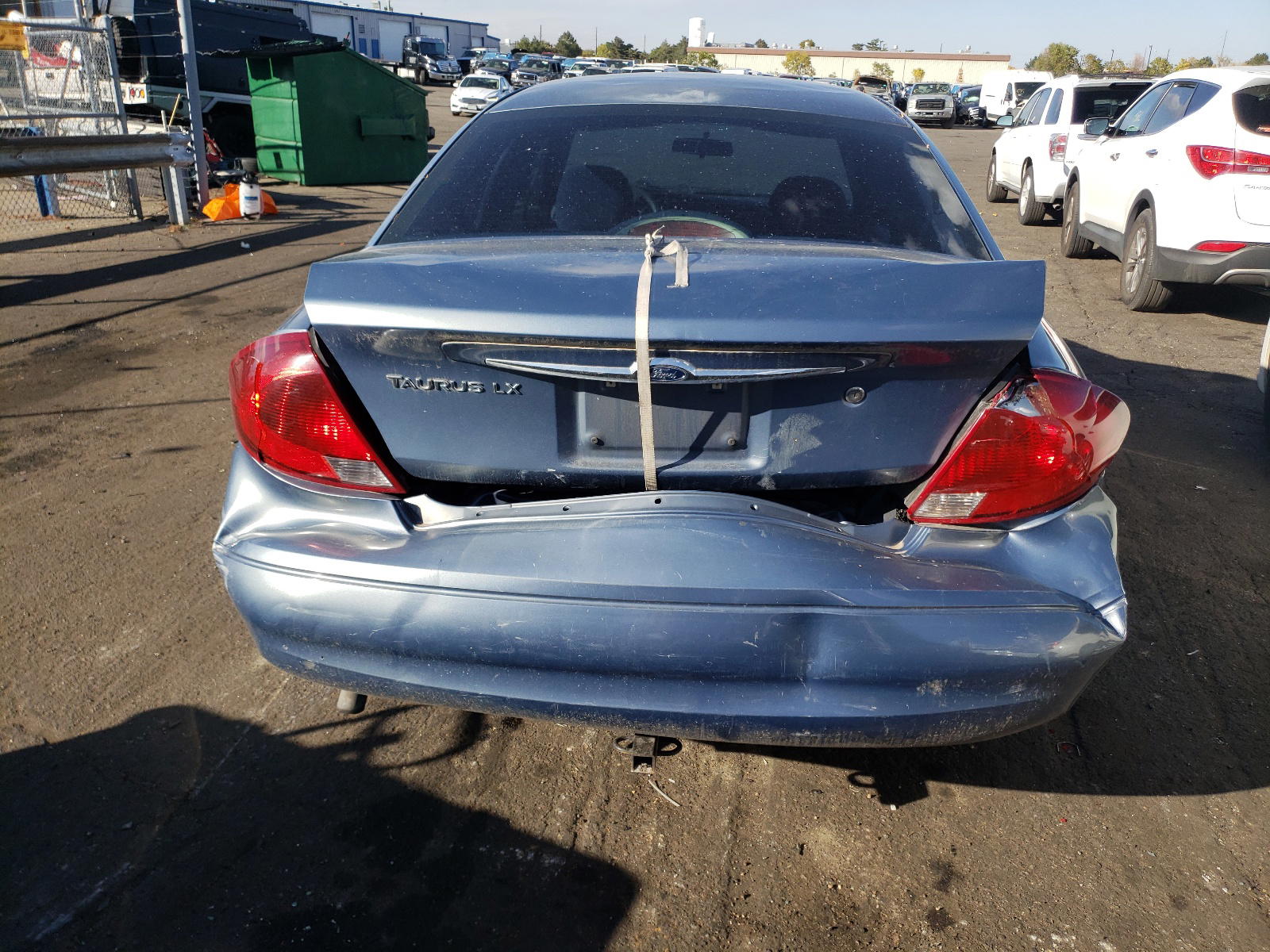 Photo 9 from auction – 2001 FORD TAURUS LX with VIN 1FAFP52U71G165481